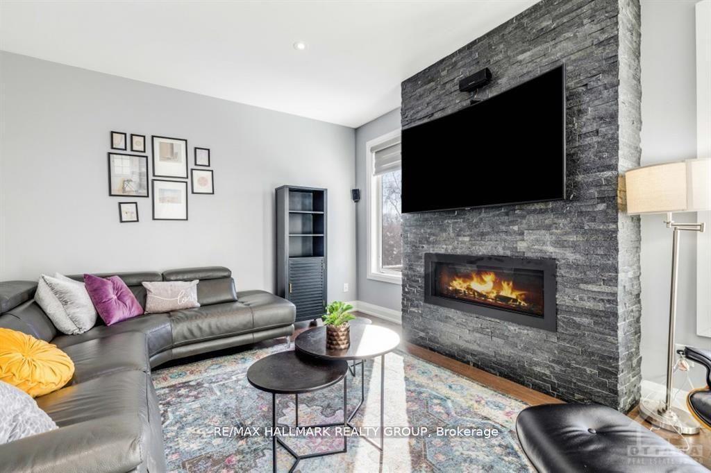 Photo 15 of 250 Richardson Avenue, Ottawa, Woodroffe — HOMEH