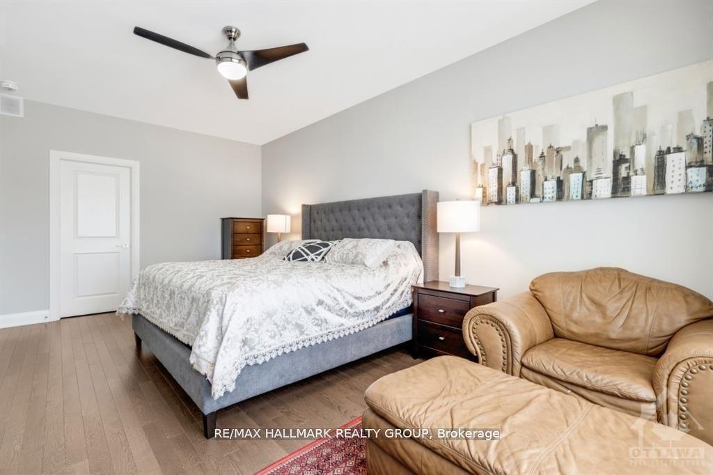 Photo 18 of 250 Richardson Avenue, Ottawa, Woodroffe — HOMEH