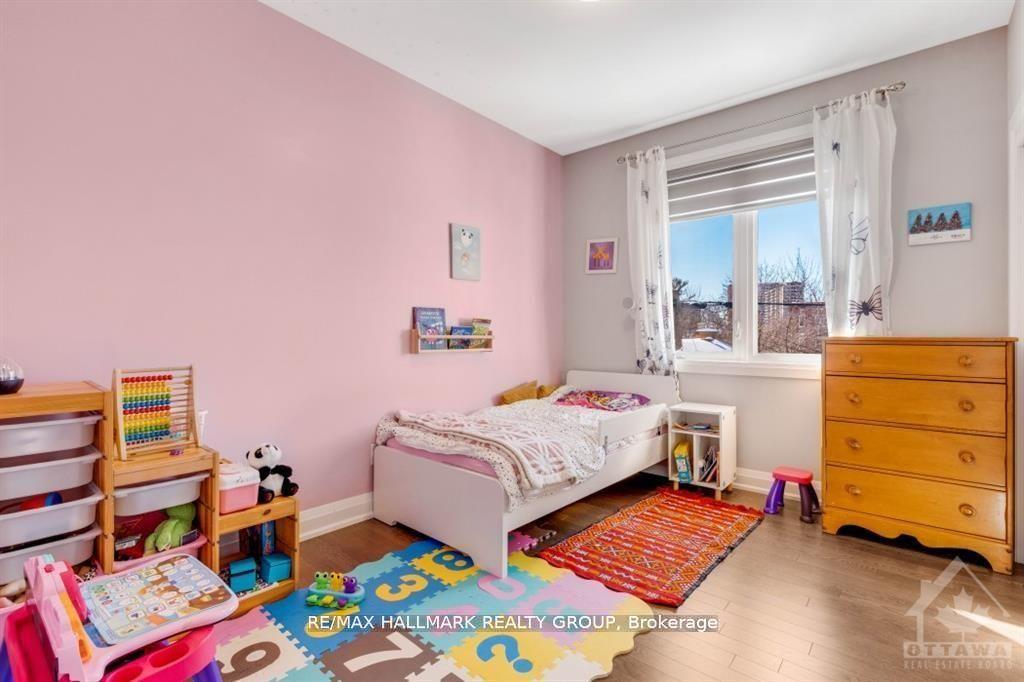 Photo 25 of 250 Richardson Avenue, Ottawa, Woodroffe — HOMEH