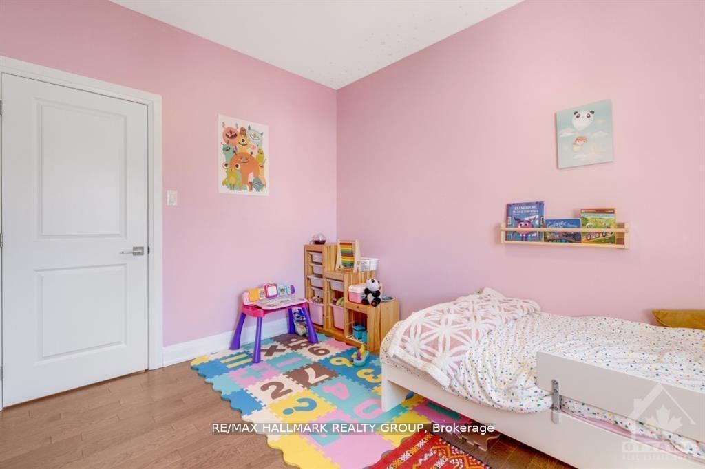 Photo 26 of 250 Richardson Avenue, Ottawa, Woodroffe — HOMEH