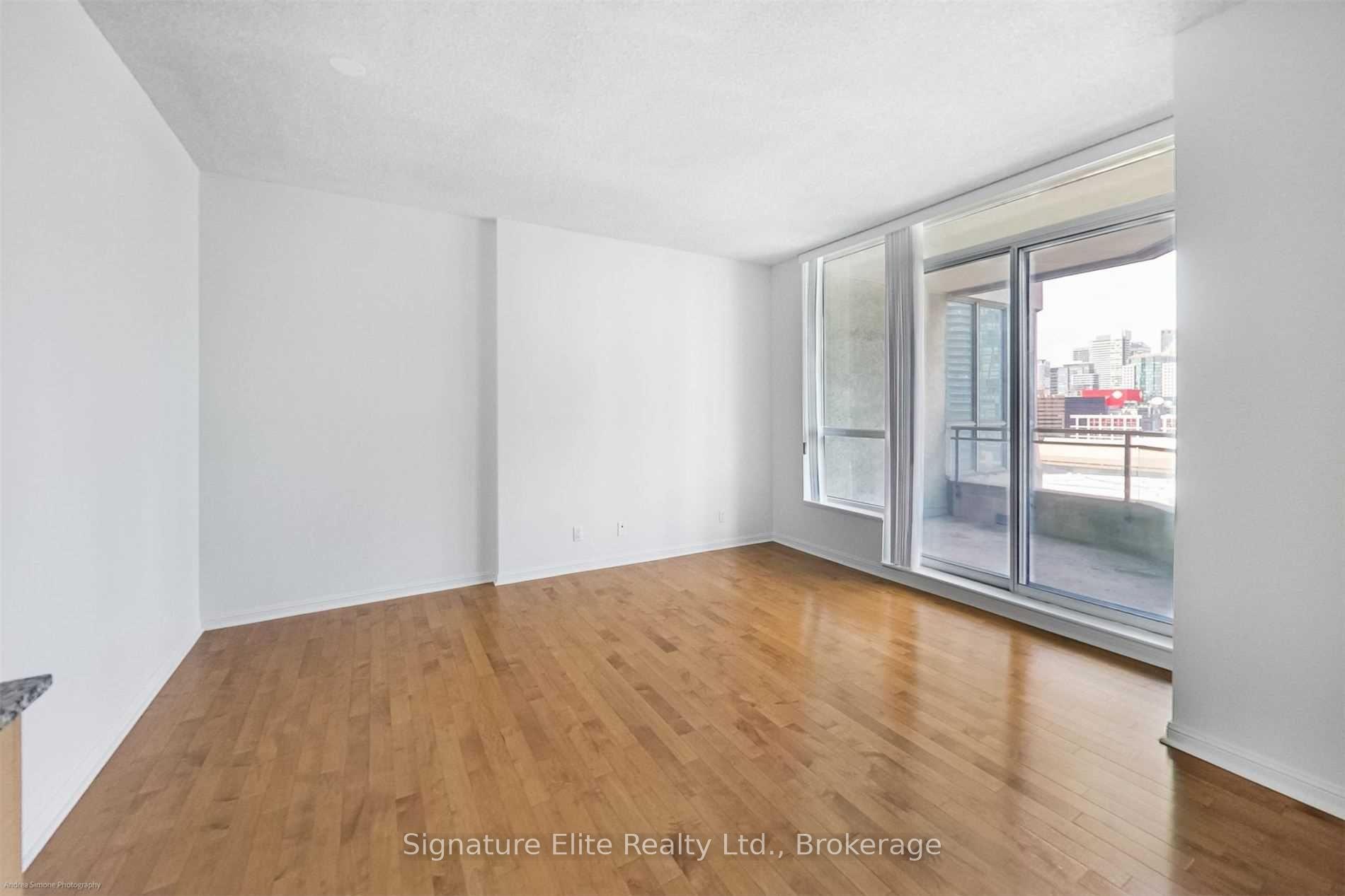 Photo 3 of Unit 2301, 228 Queens Quay W, Toronto, Waterfront Communities — HOMEH