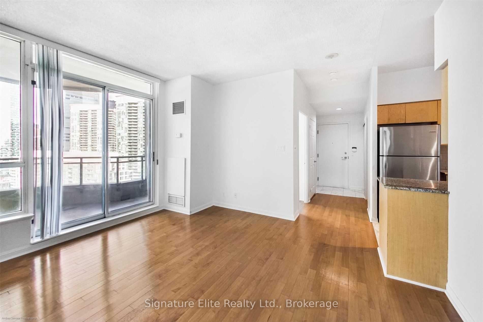 Photo 4 of Unit 2301, 228 Queens Quay W, Toronto, Waterfront Communities — HOMEH