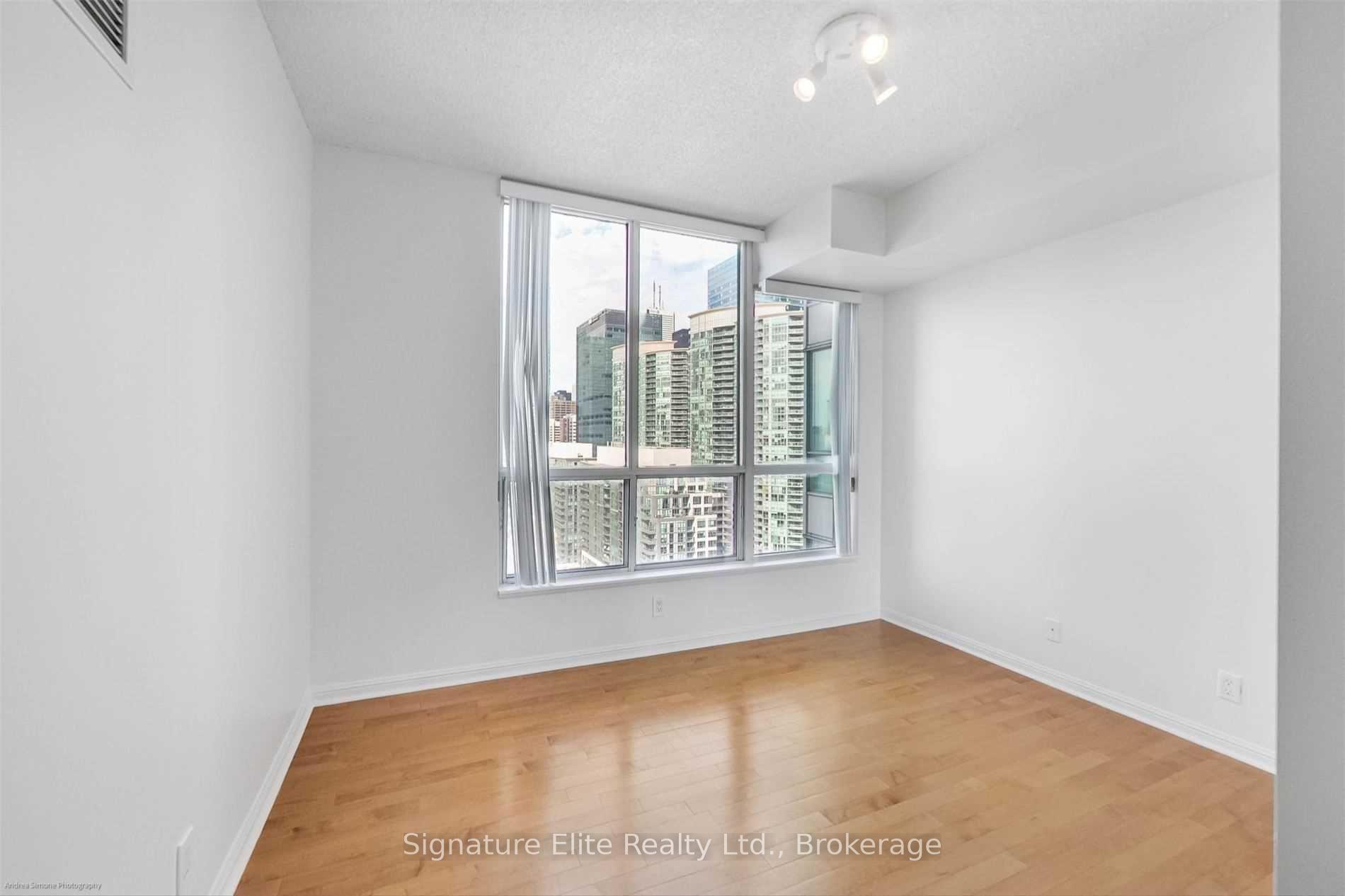 Photo 7 of Unit 2301, 228 Queens Quay W, Toronto, Waterfront Communities — HOMEH