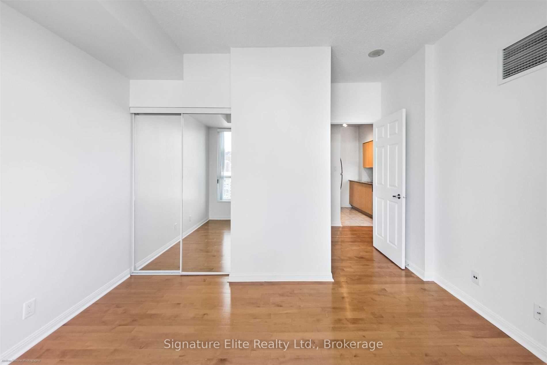 Photo 8 of Unit 2301, 228 Queens Quay W, Toronto, Waterfront Communities — HOMEH