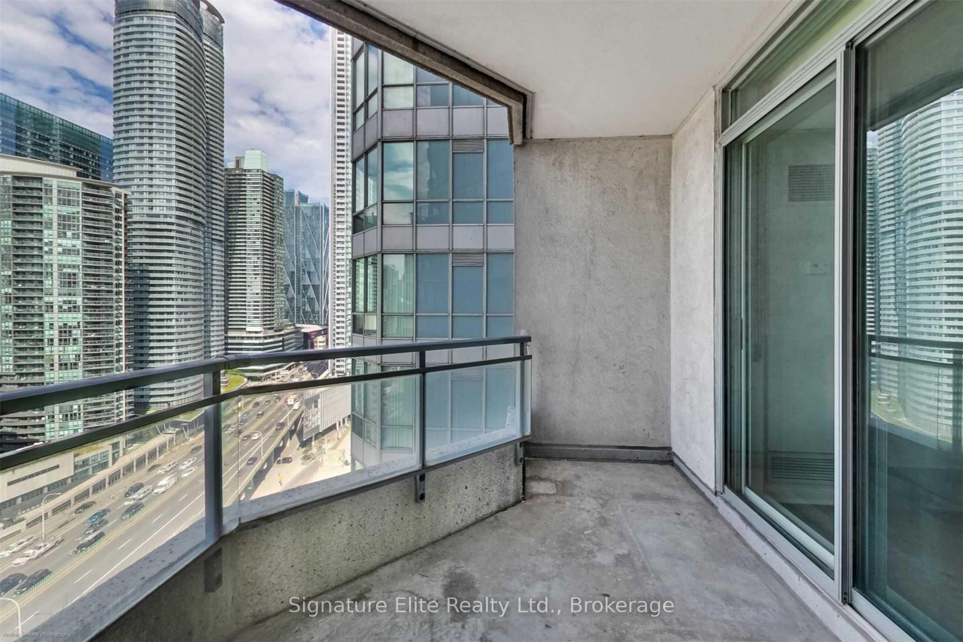 Photo 11 of Unit 2301, 228 Queens Quay W, Toronto, Waterfront Communities — HOMEH