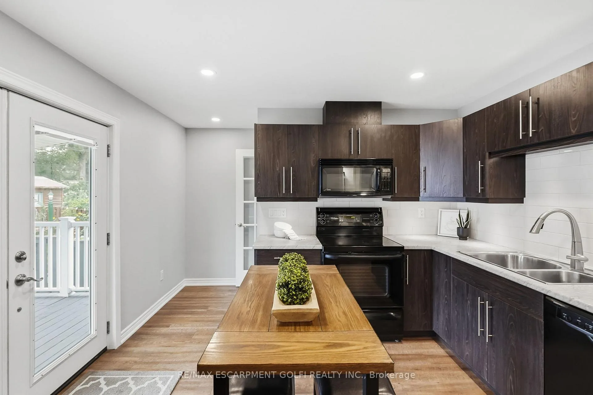 Photo 15 of 241 Rosslyn Avenue N, Hamilton, Crown Point — HOMEH