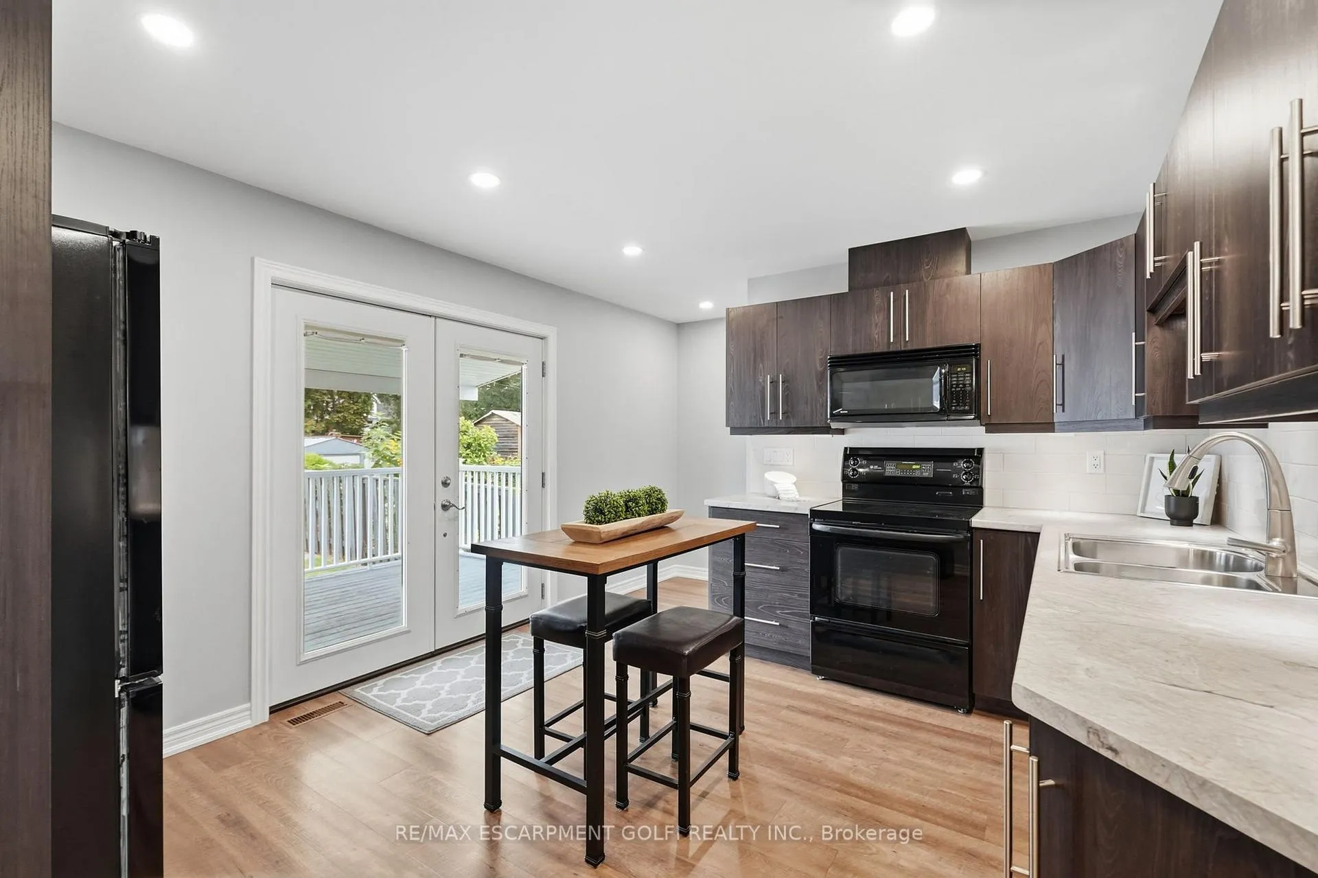 Photo 16 of 241 Rosslyn Avenue N, Hamilton, Crown Point — HOMEH