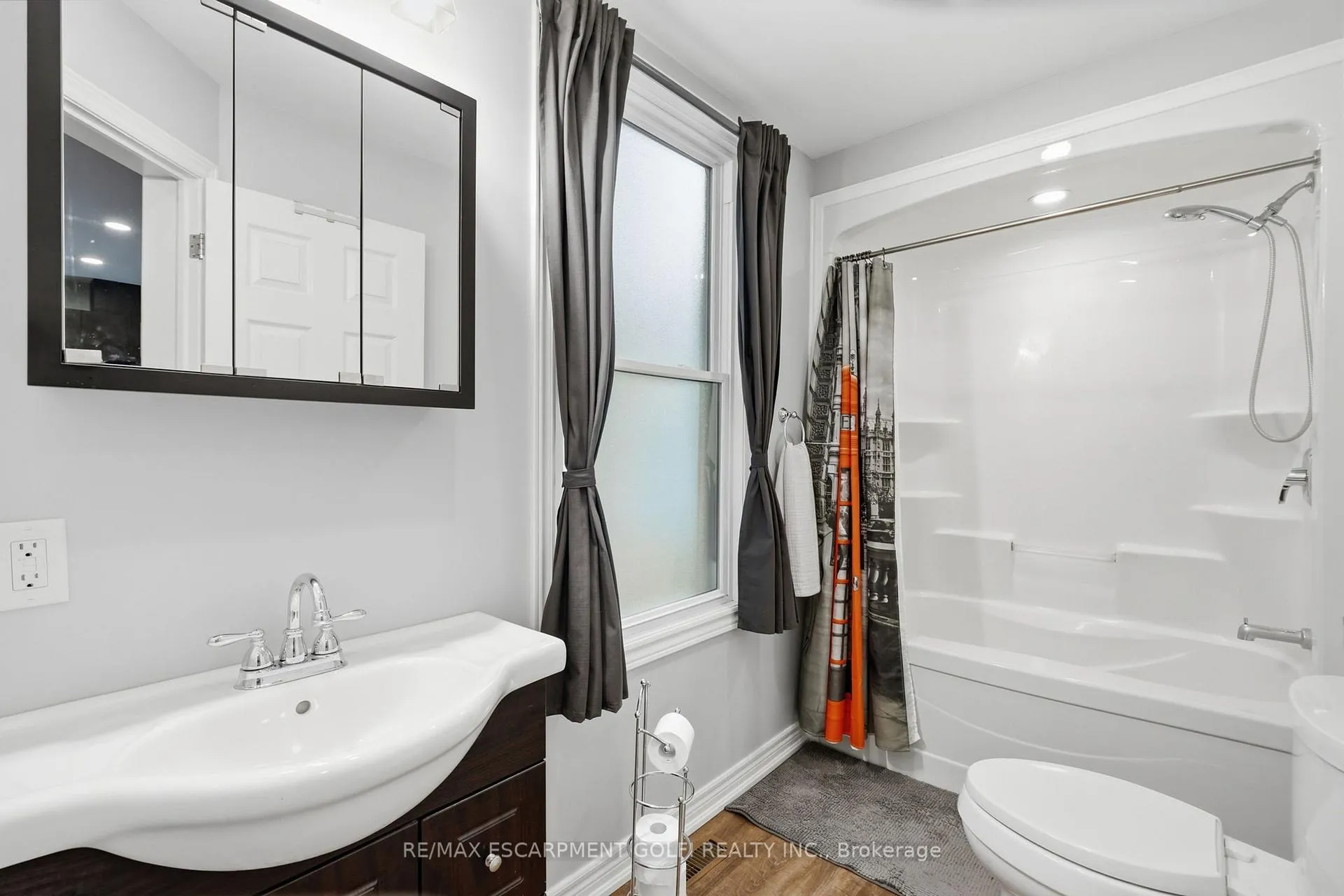 Photo 20 of 241 Rosslyn Avenue N, Hamilton, Crown Point — HOMEH