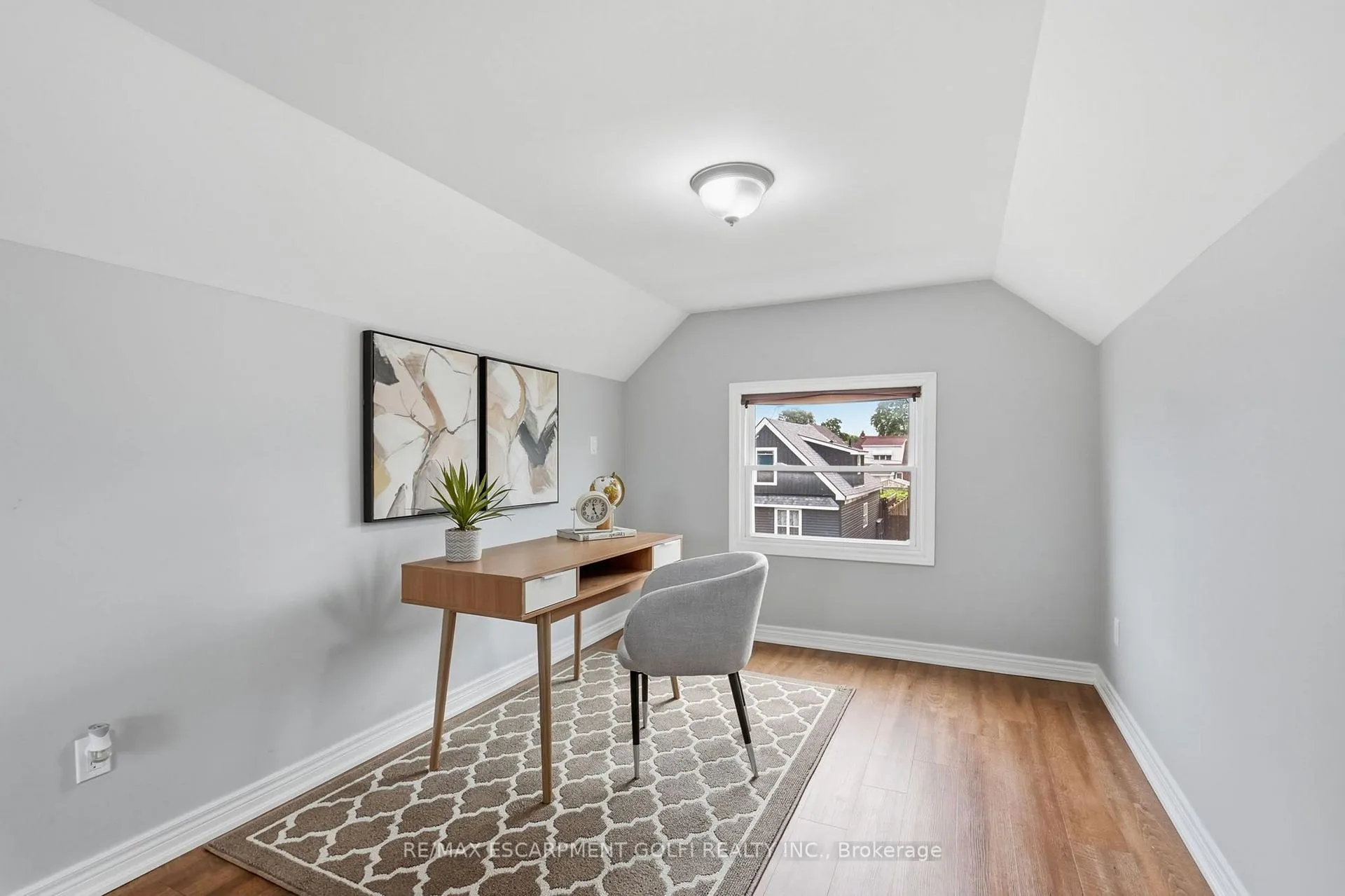 Photo 21 of 241 Rosslyn Avenue N, Hamilton, Crown Point — HOMEH