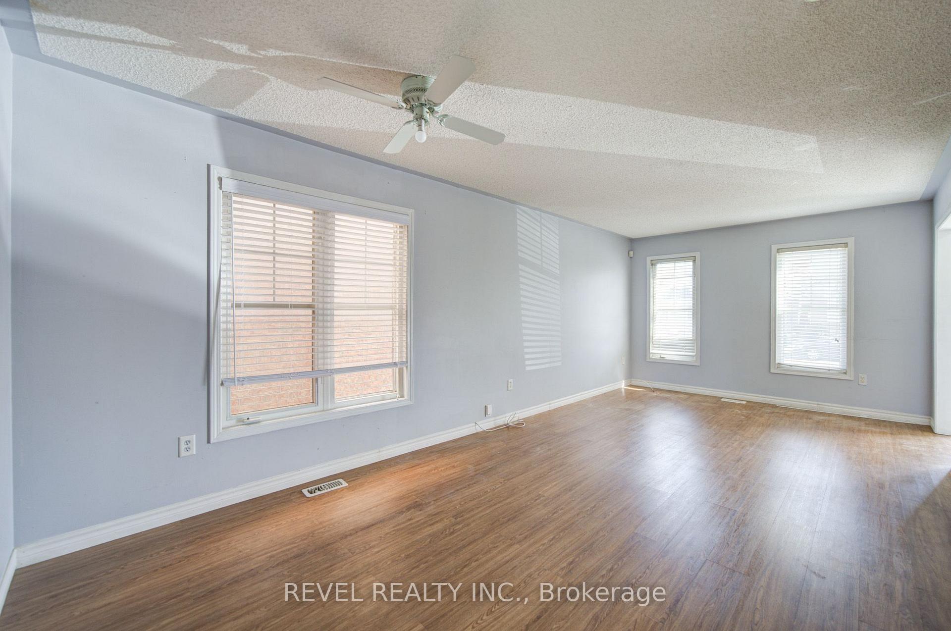 Photo 3 of 112 Rouge River Drive, Scarborough, Rouge — HOMEH