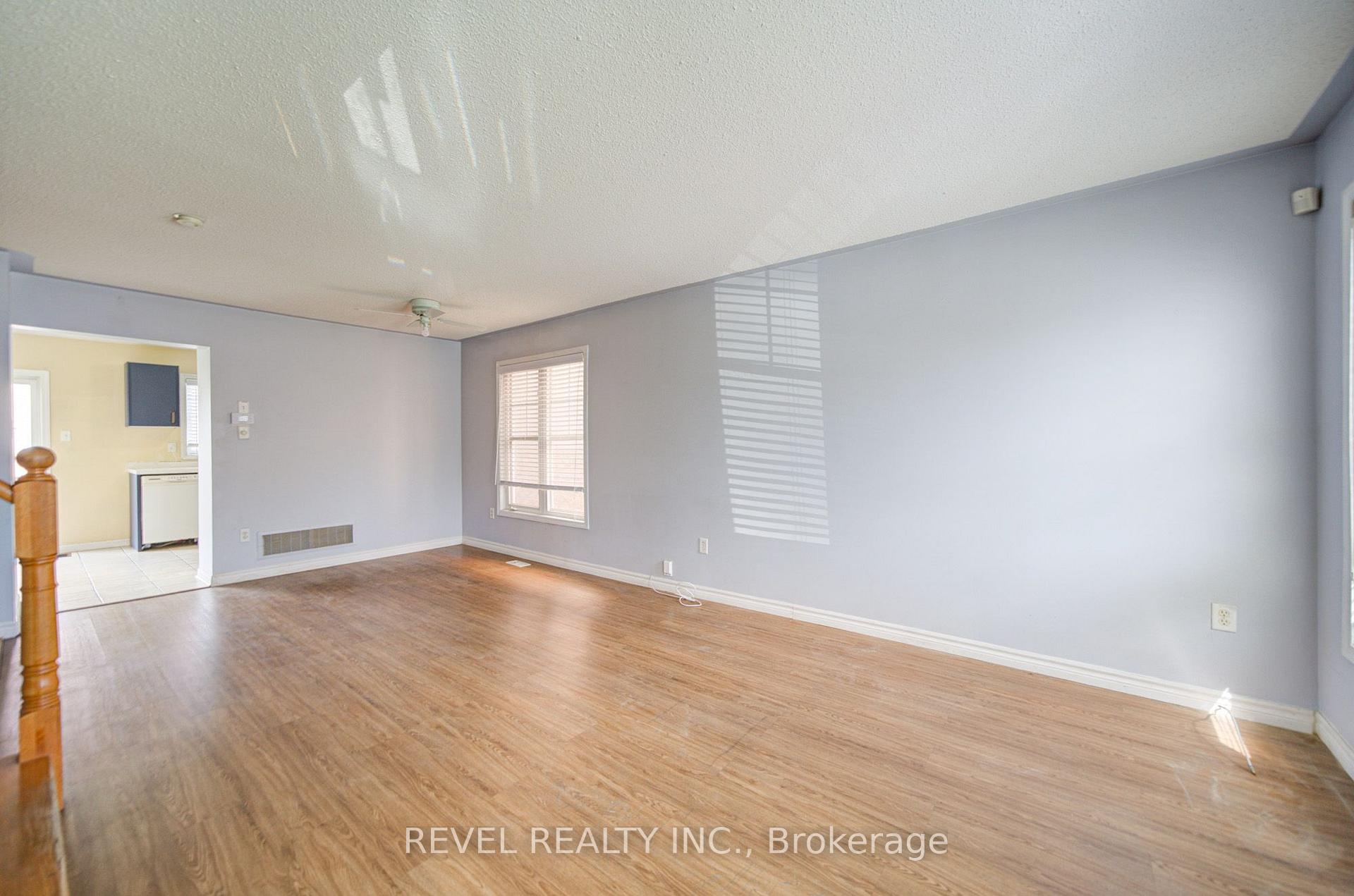 Photo 4 of 112 Rouge River Drive, Scarborough, Rouge — HOMEH