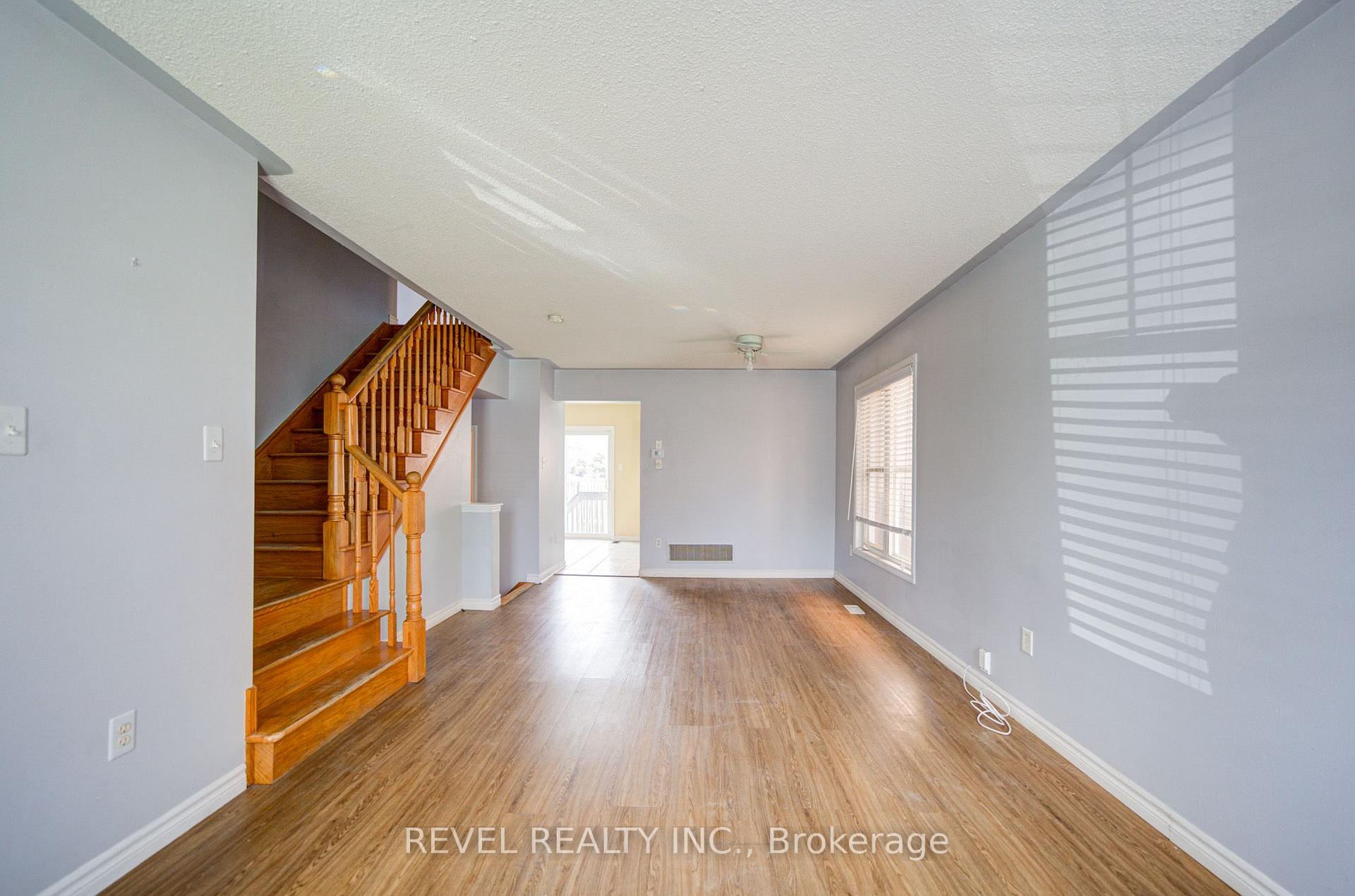 Photo 5 of 112 Rouge River Drive, Scarborough, Rouge — HOMEH