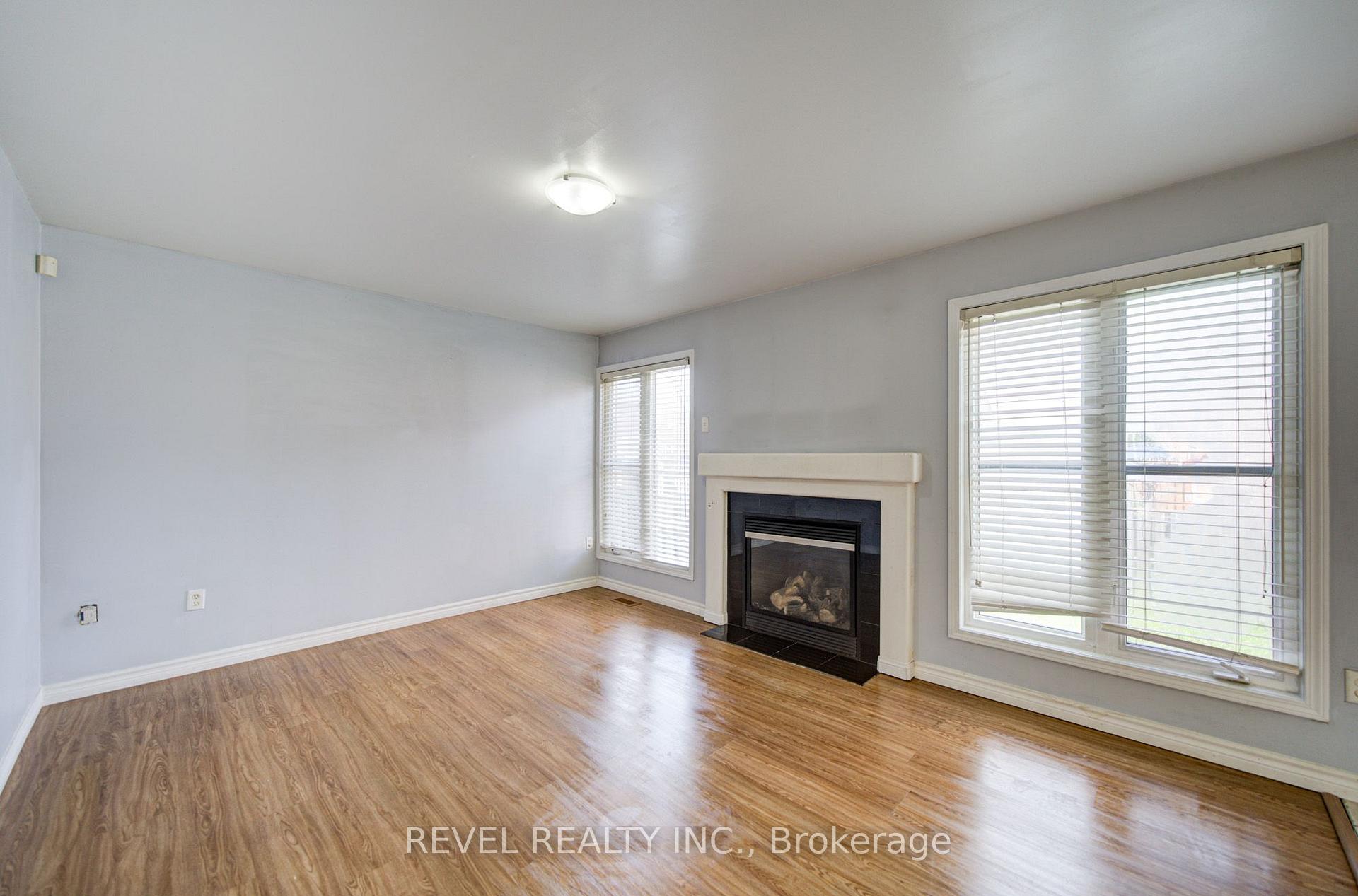 Photo 12 of 112 Rouge River Drive, Scarborough, Rouge — HOMEH