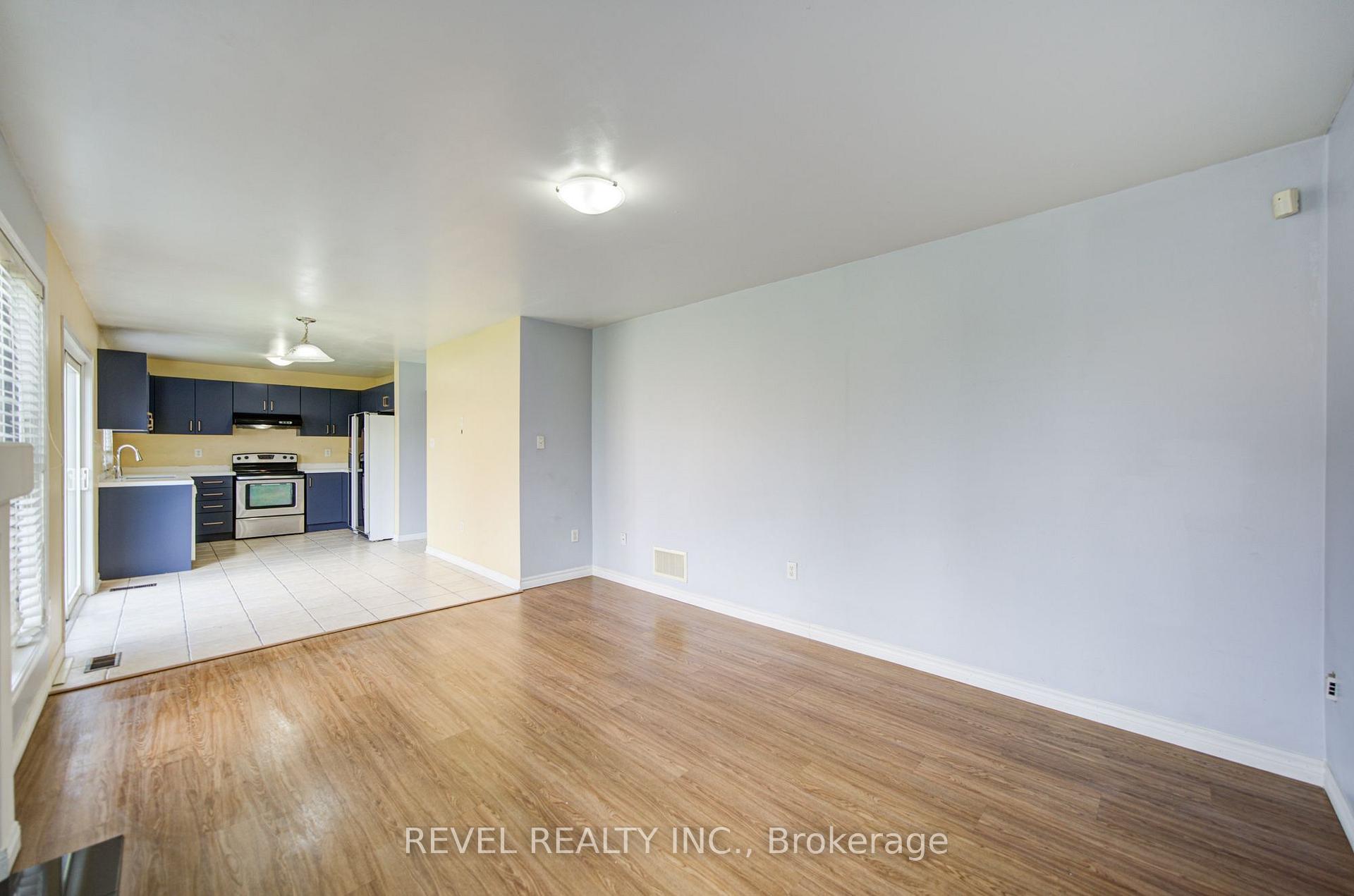 Photo 15 of 112 Rouge River Drive, Scarborough, Rouge — HOMEH