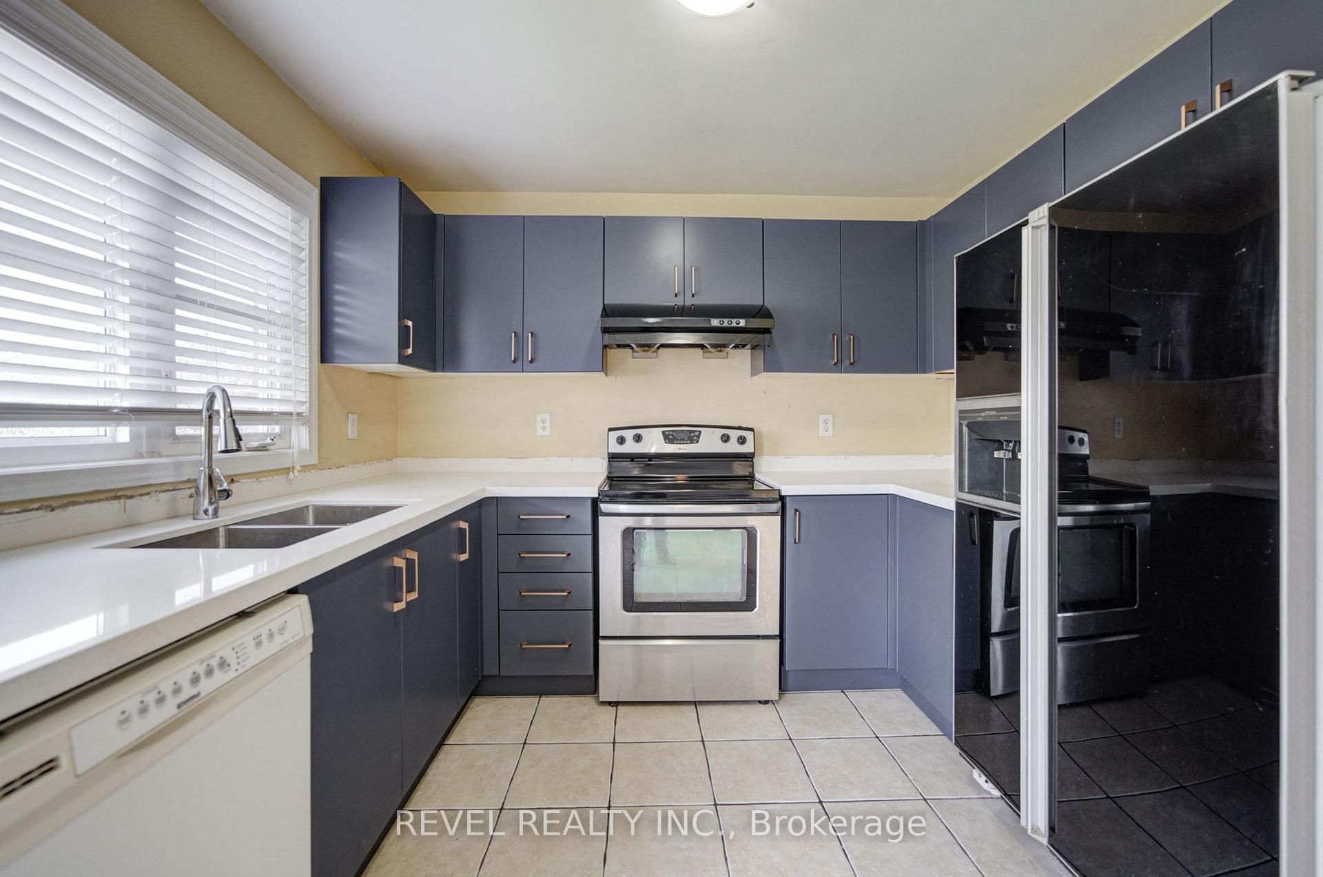 Photo 19 of 112 Rouge River Drive, Scarborough, Rouge — HOMEH