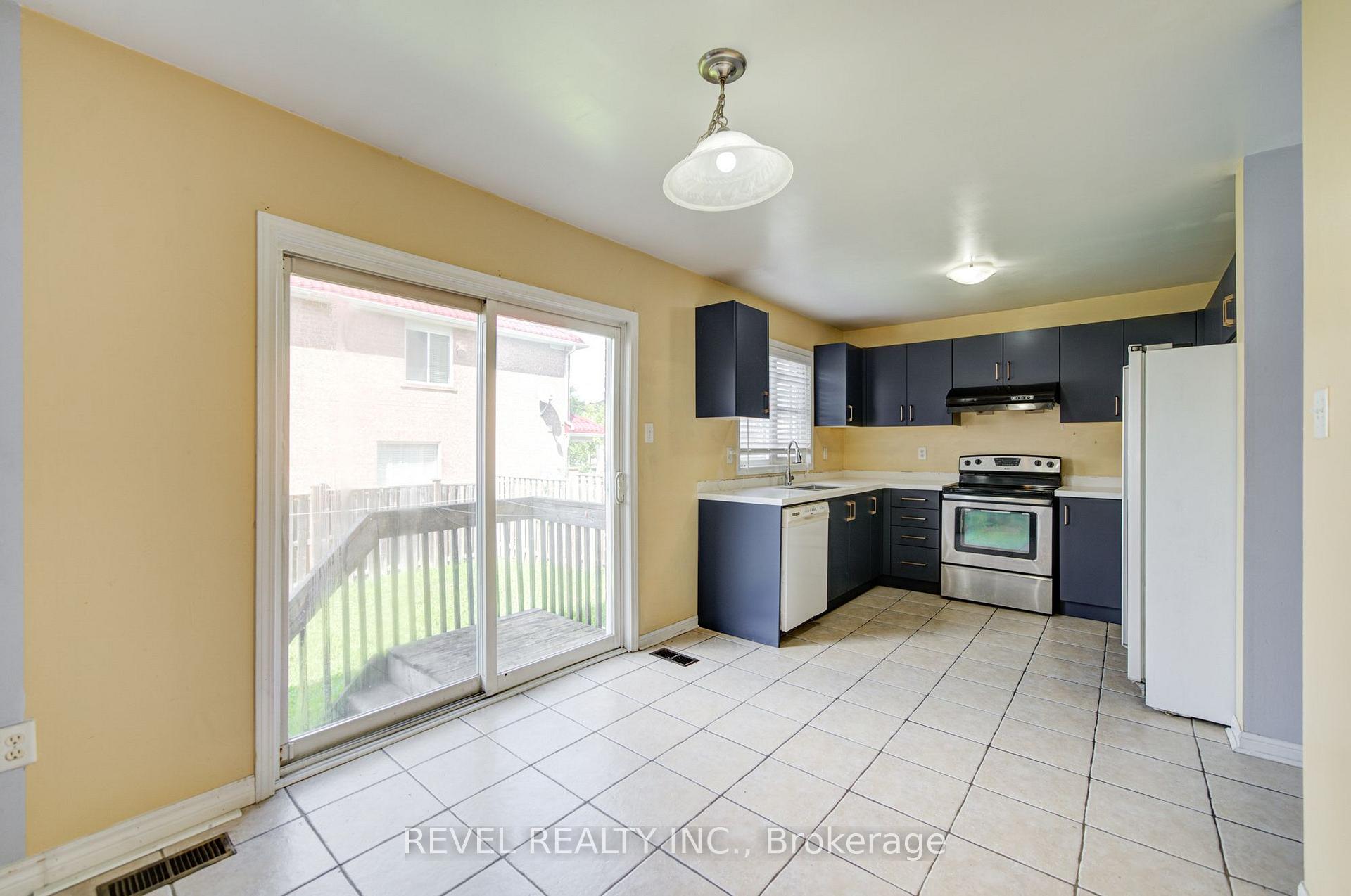 Photo 22 of 112 Rouge River Drive, Scarborough, Rouge — HOMEH