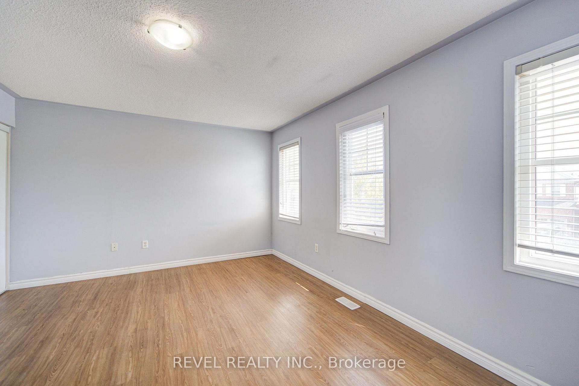 Photo 32 of 112 Rouge River Drive, Scarborough, Rouge — HOMEH