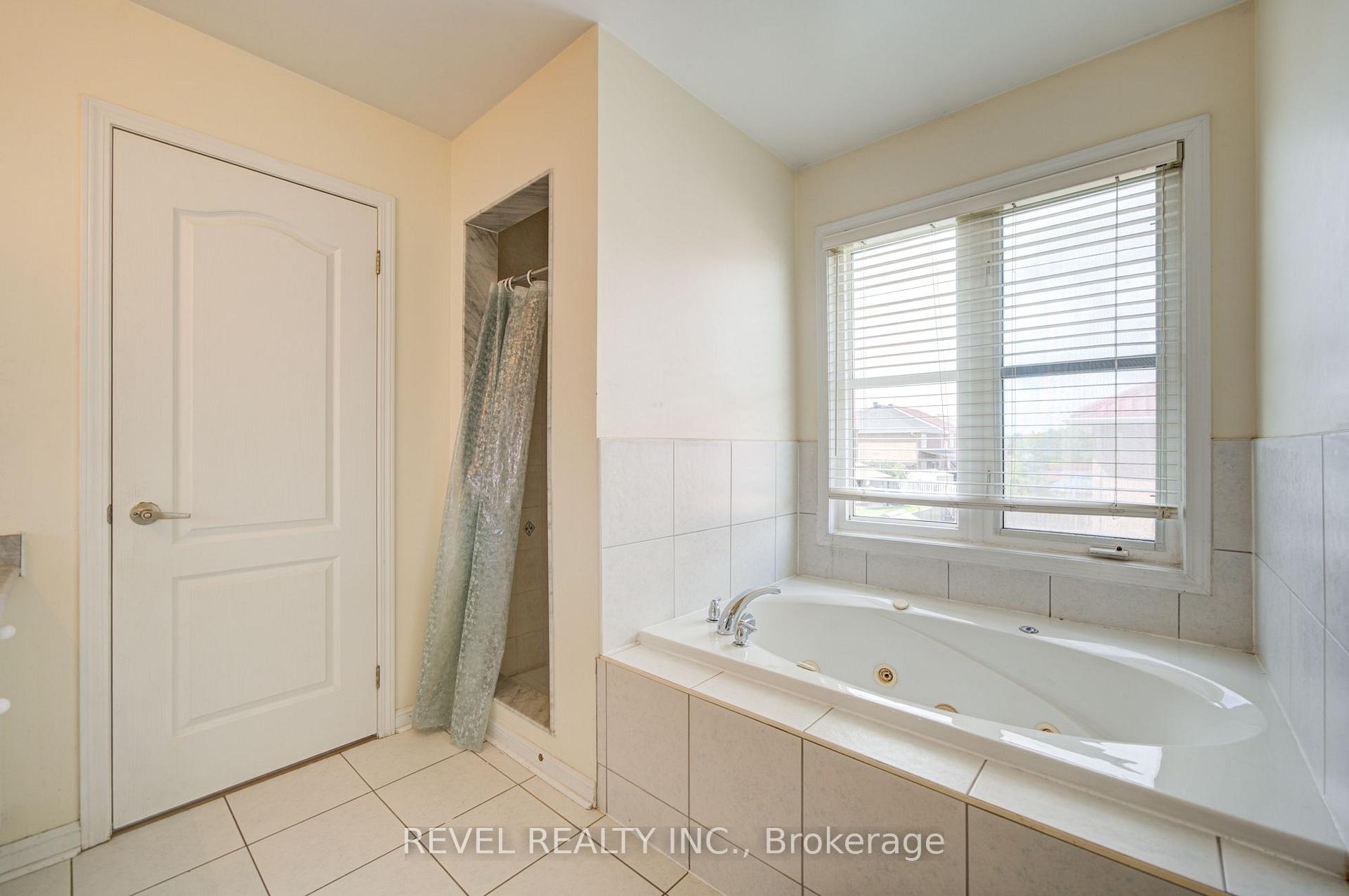 Photo 37 of 112 Rouge River Drive, Scarborough, Rouge — HOMEH
