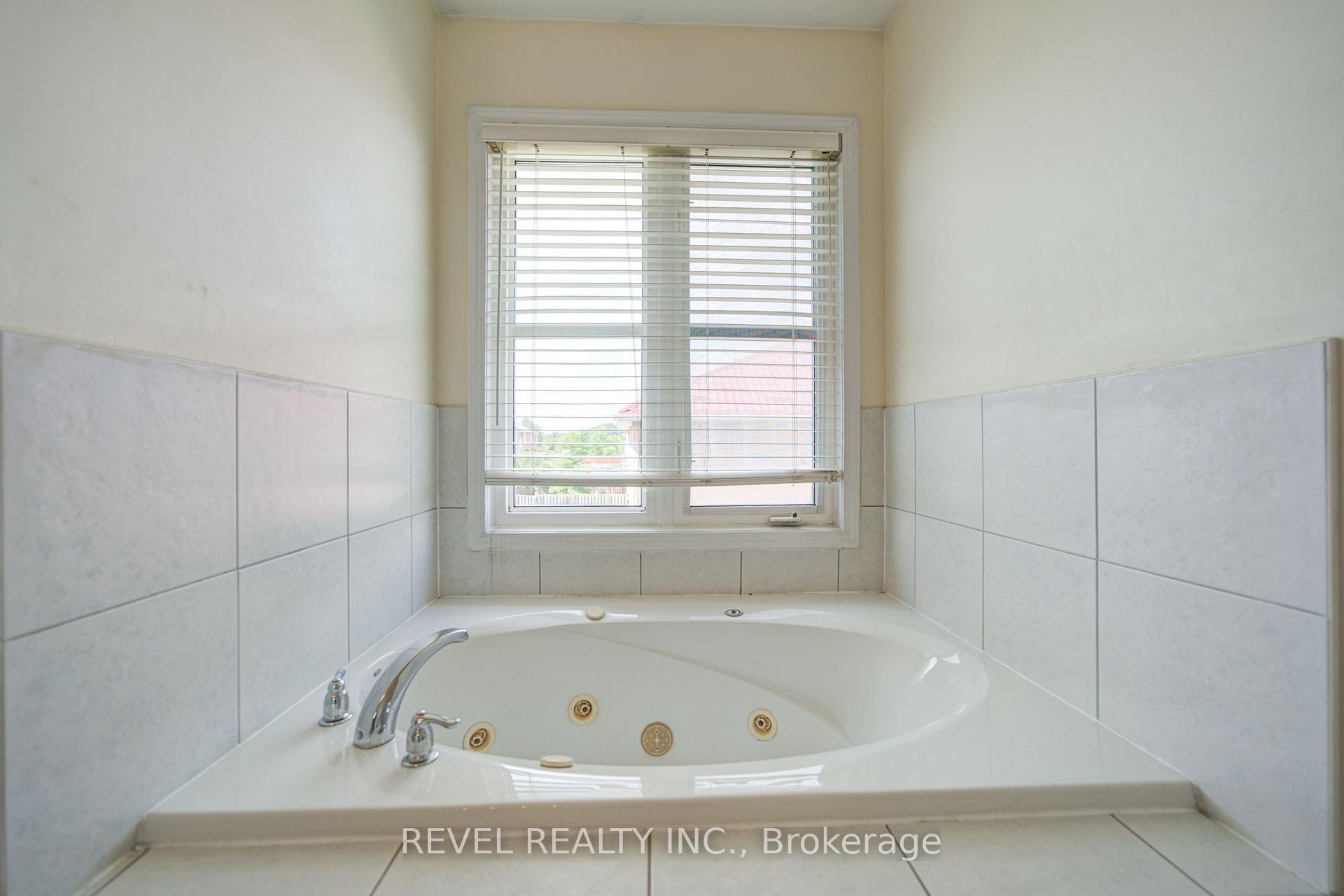 Photo 38 of 112 Rouge River Drive, Scarborough, Rouge — HOMEH