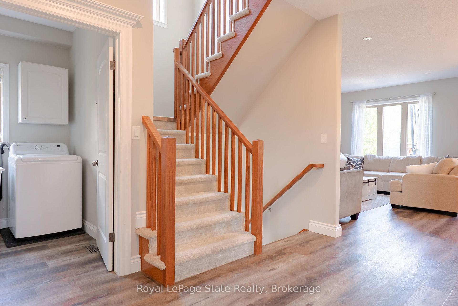 Photo 4 of 4303 Arejay Avenue, Lincoln, Beamsville — HOMEH