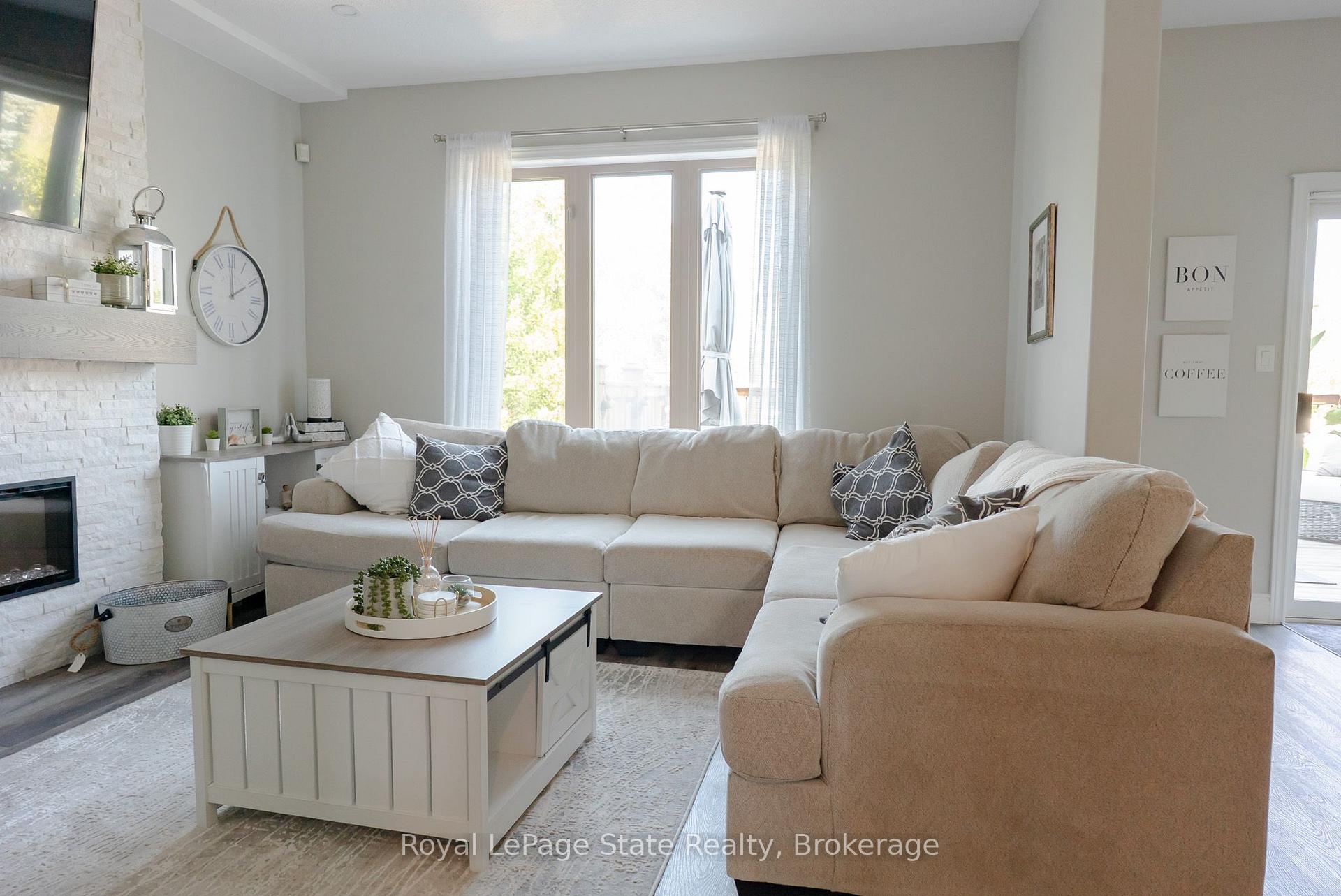 Photo 8 of 4303 Arejay Avenue, Lincoln, Beamsville — HOMEH