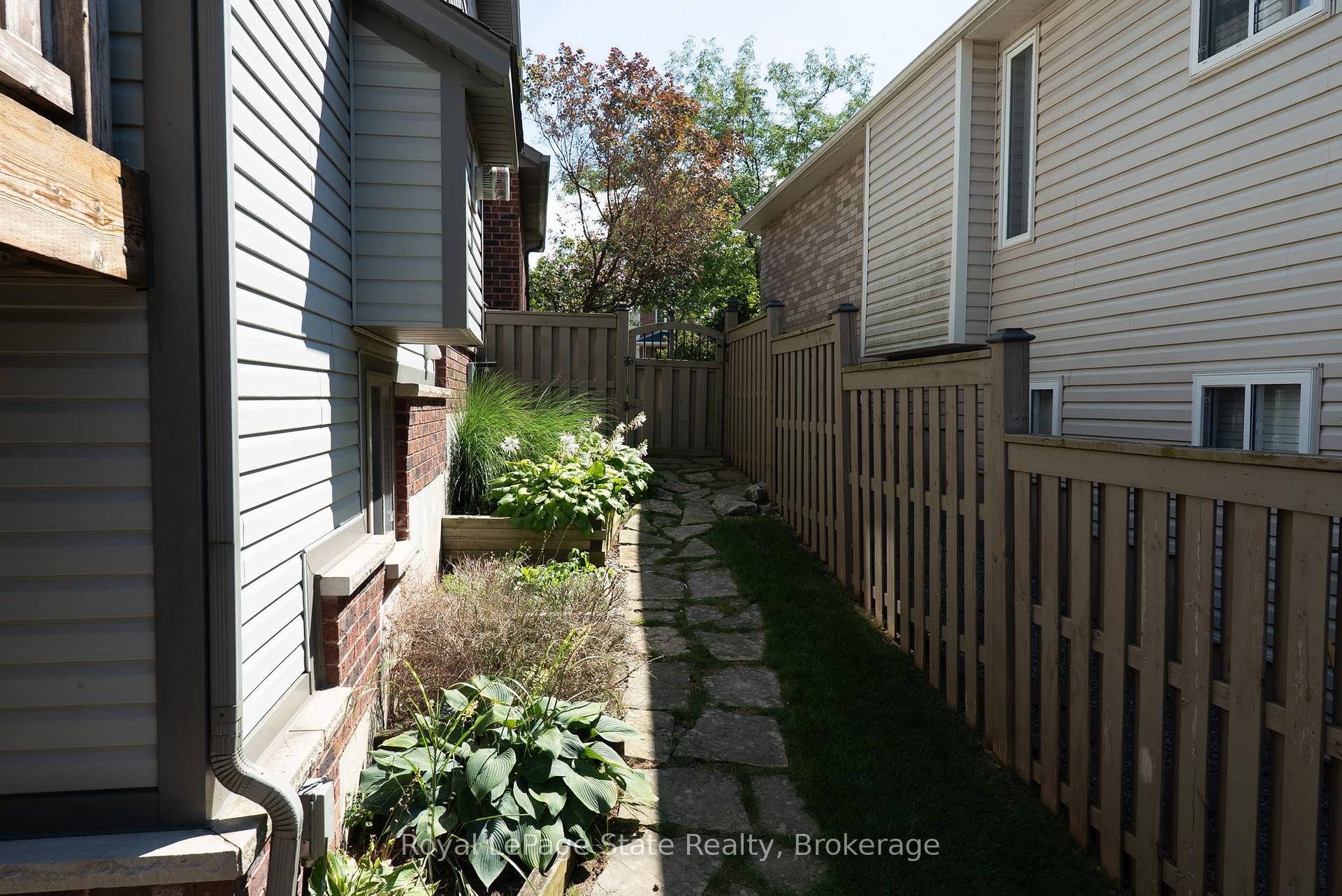 Photo 32 of 4303 Arejay Avenue, Lincoln, Beamsville — HOMEH