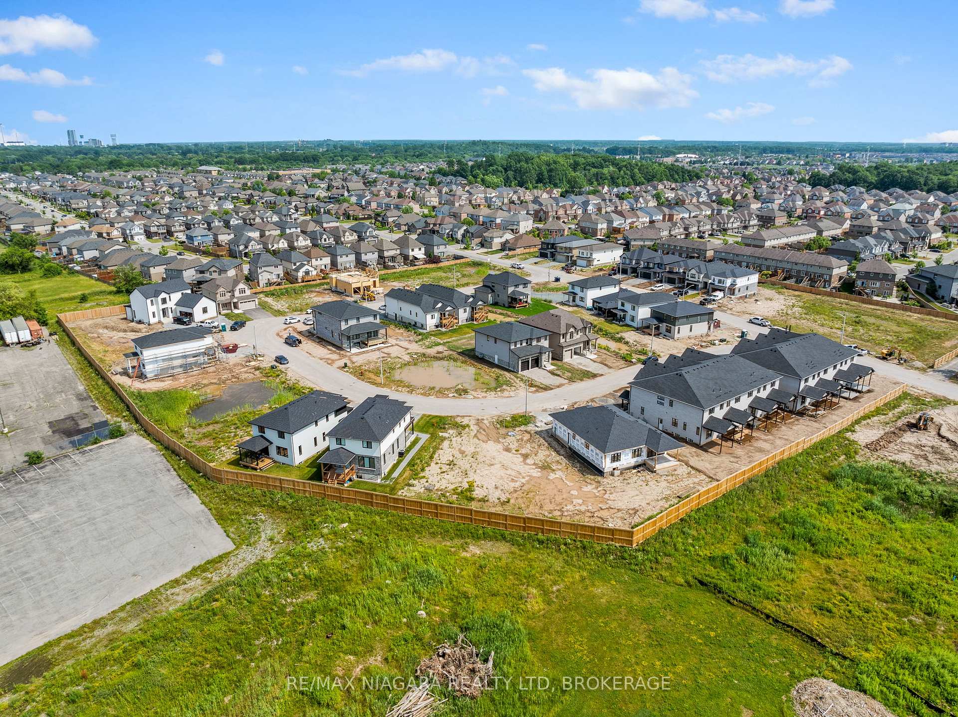 Photo 1 of 8885 Angie Drive, Niagara Falls, Forestview — HOMEH