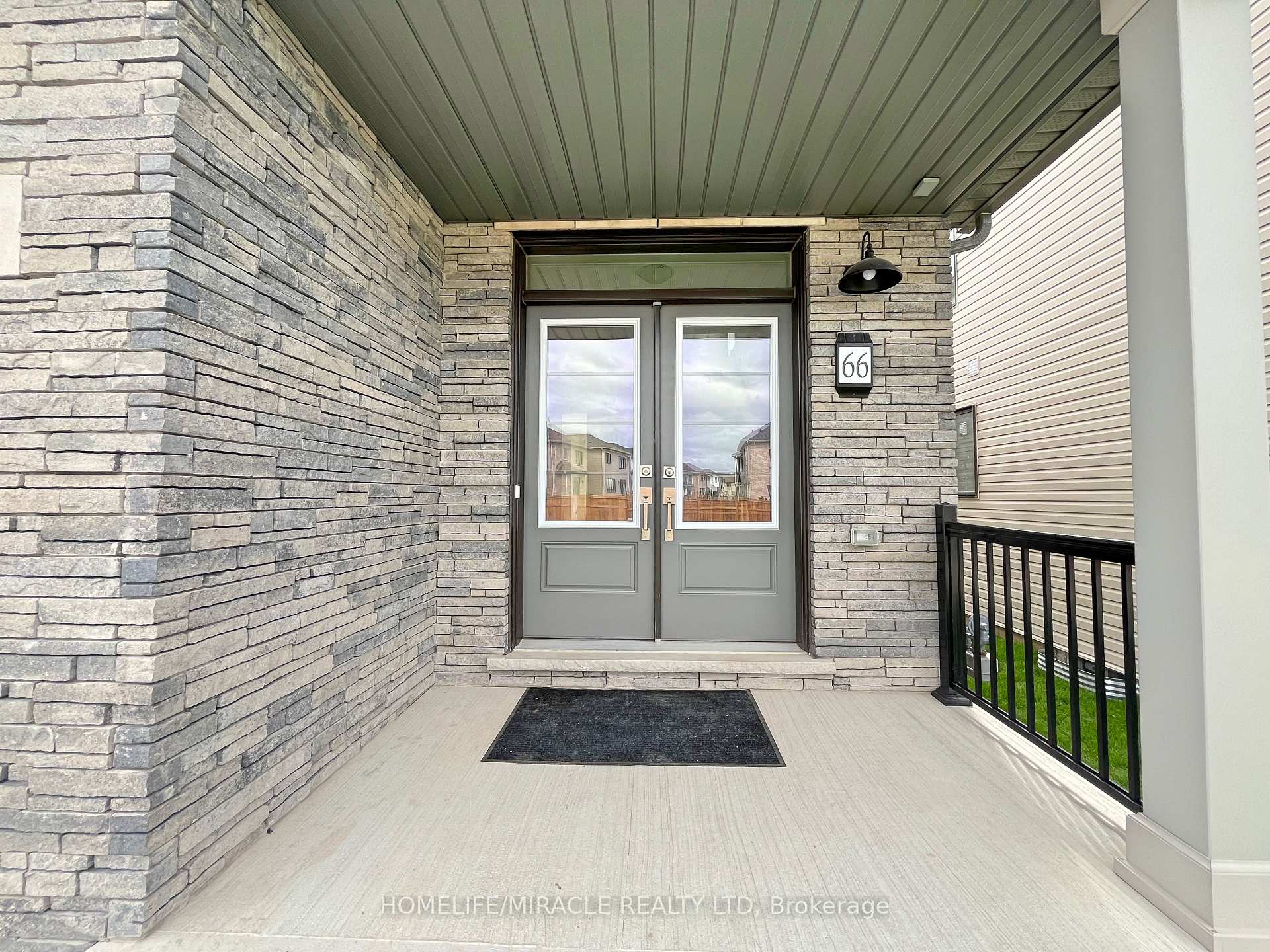 Photo 3 of 66 Aviron Crescent, Welland, Dain City — HOMEH