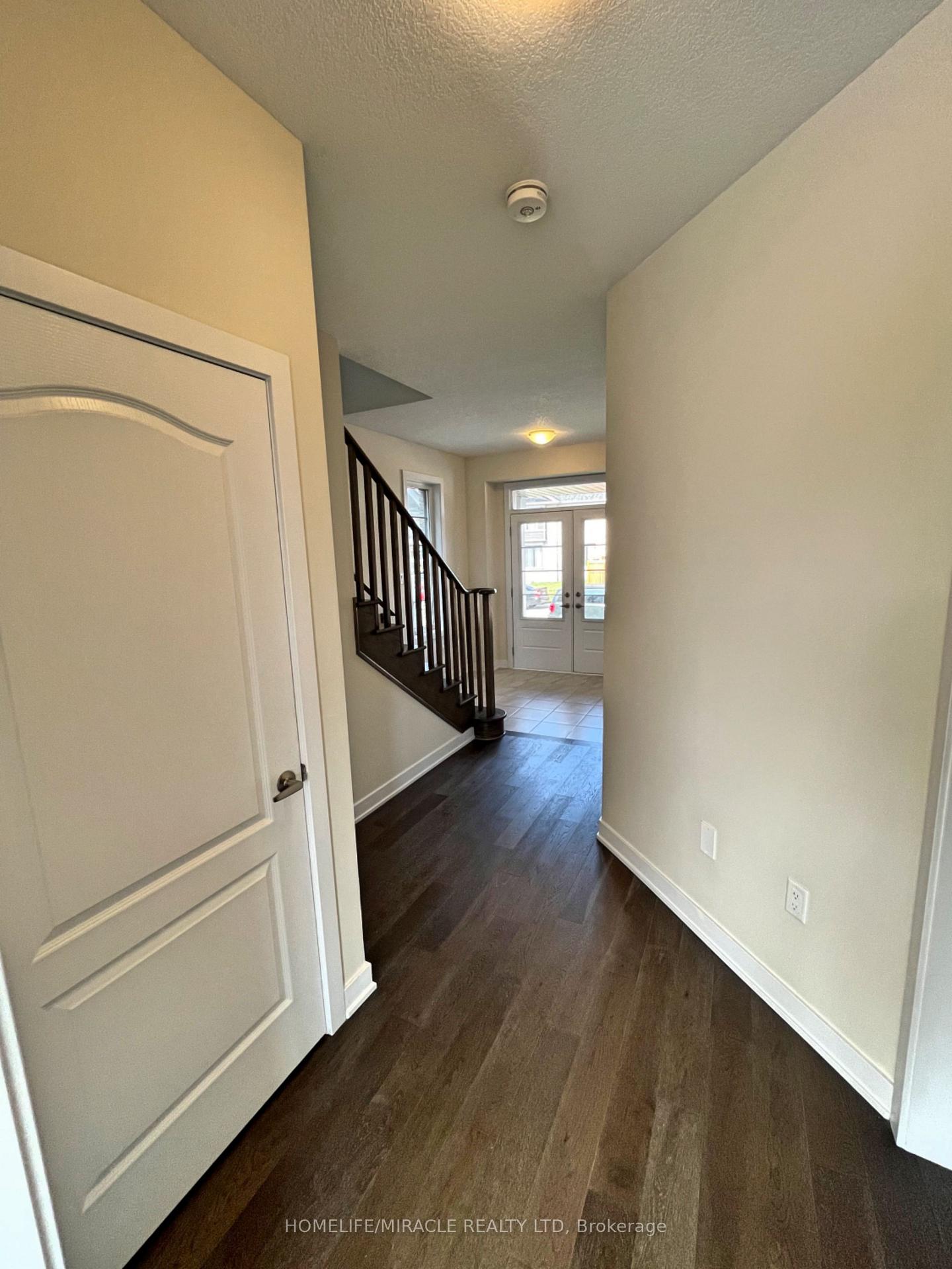 Photo 5 of 66 Aviron Crescent, Welland, Dain City — HOMEH