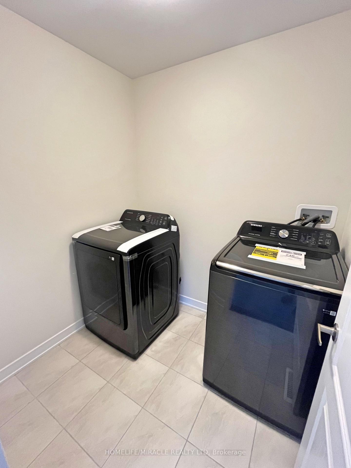 Photo 15 of 66 Aviron Crescent, Welland, Dain City — HOMEH