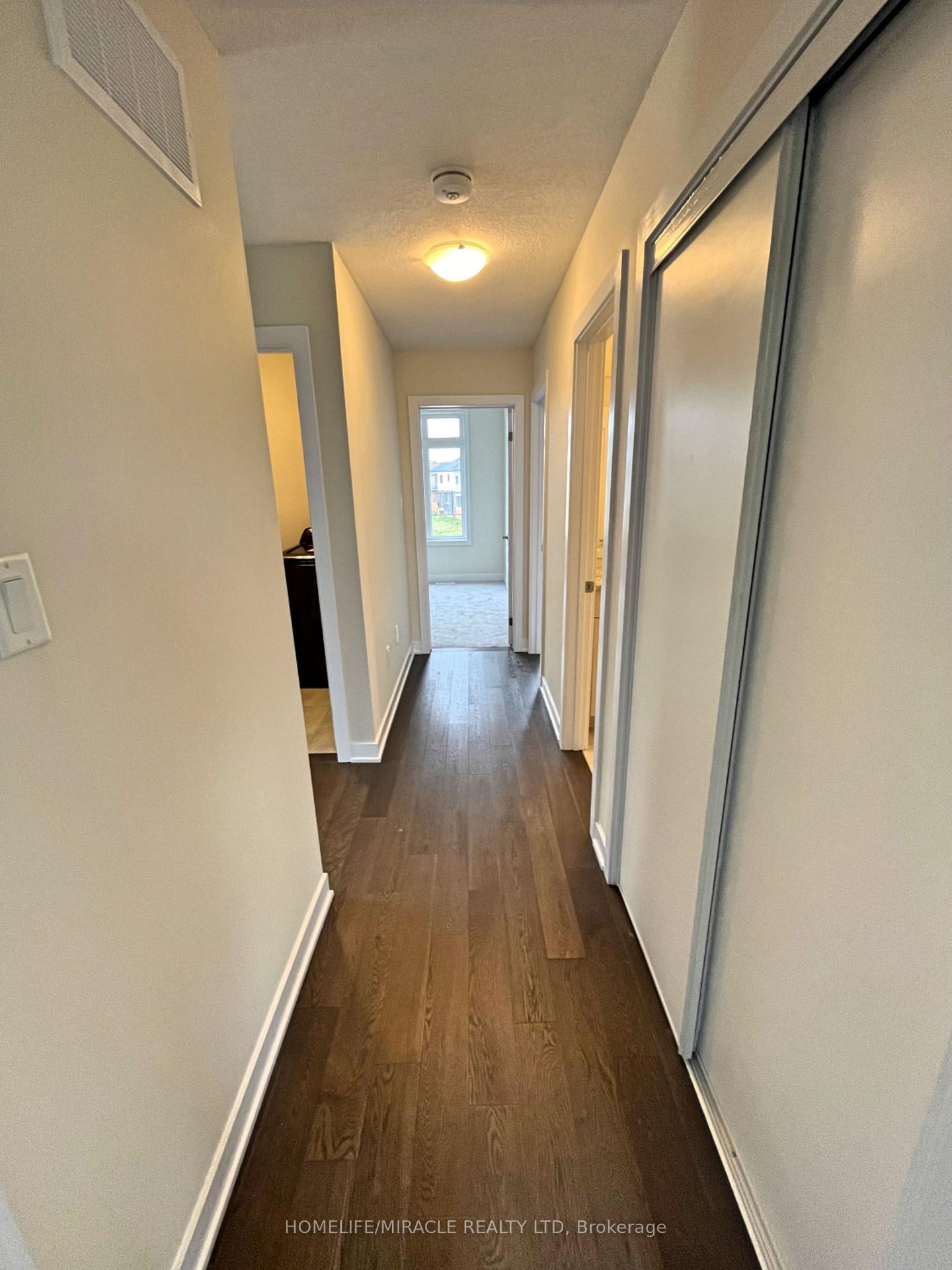 Photo 19 of 66 Aviron Crescent, Welland, Dain City — HOMEH