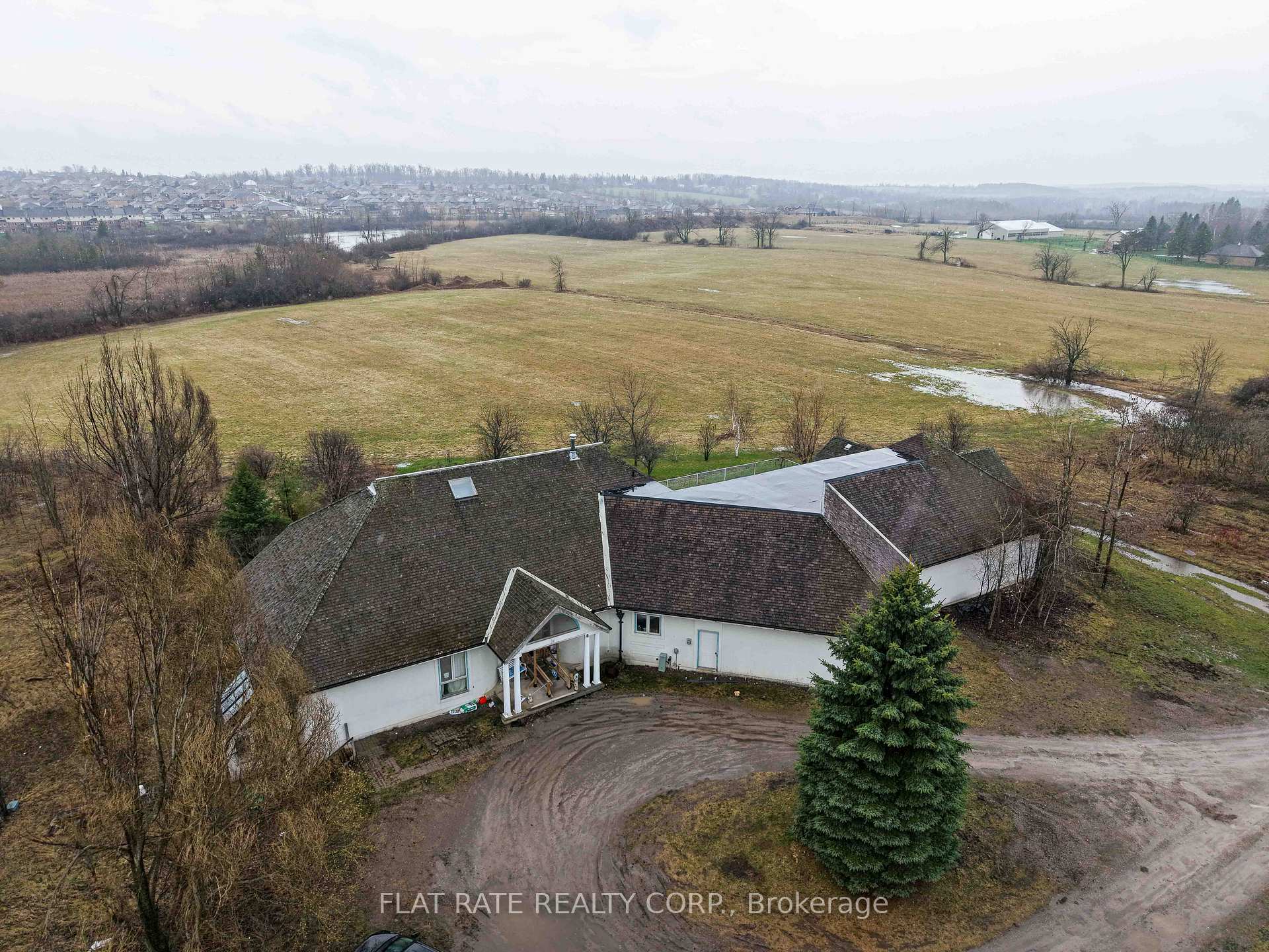 Photo 1 of 1315 Parkhill Road W, Peterborough, Monaghan Ward 2 — HOMEH