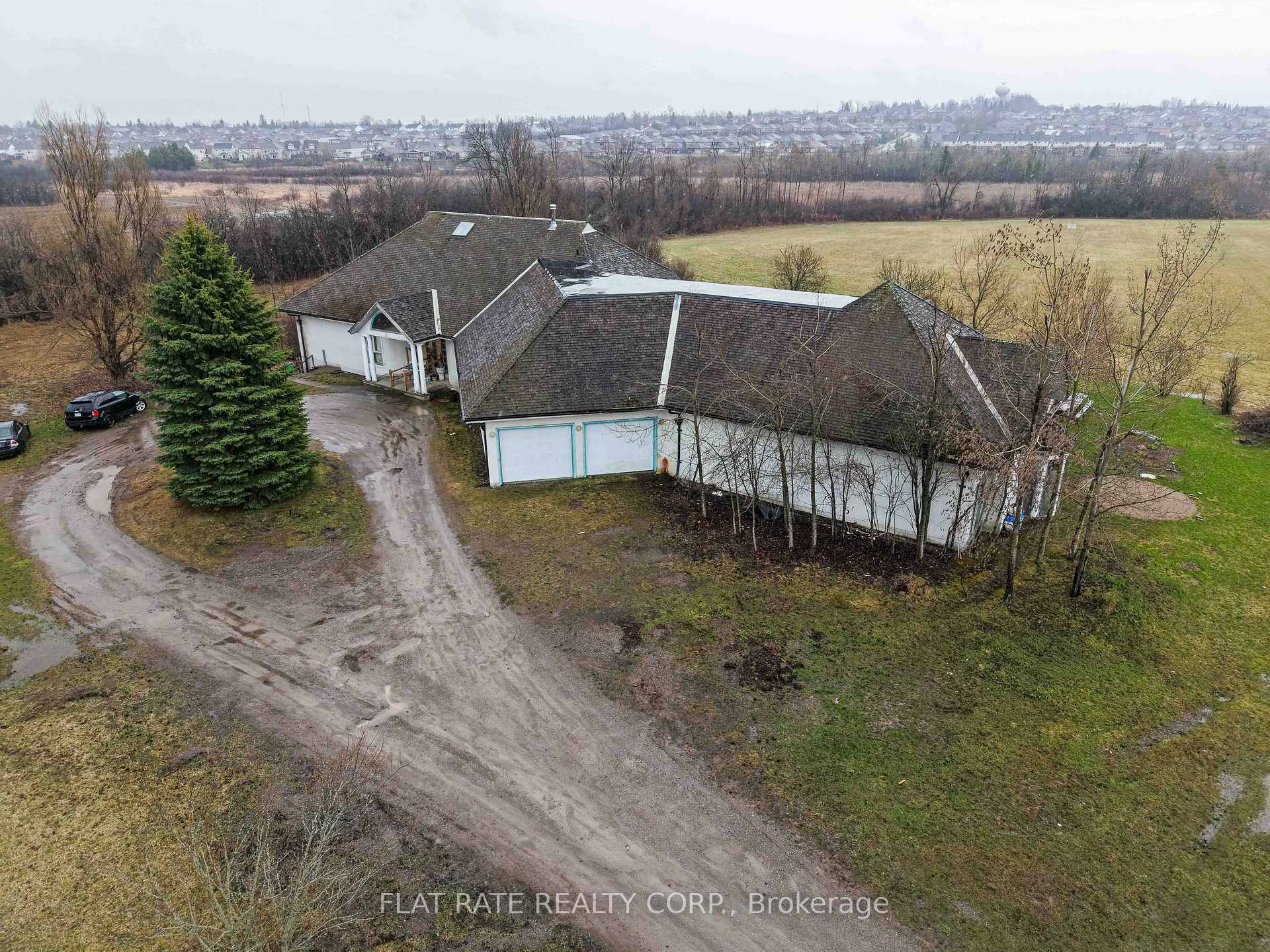 Photo 2 of 1315 Parkhill Road W, Peterborough, Monaghan Ward 2 — HOMEH