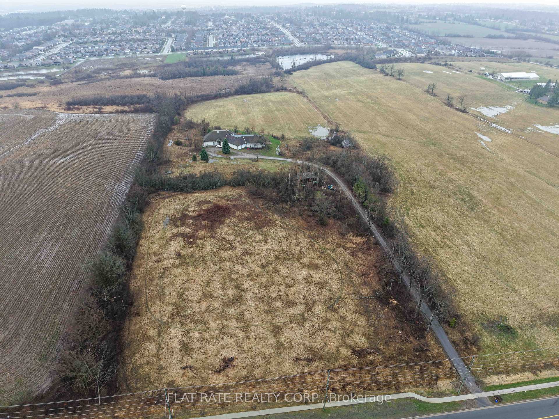Photo 4 of 1315 Parkhill Road W, Peterborough, Monaghan Ward 2 — HOMEH