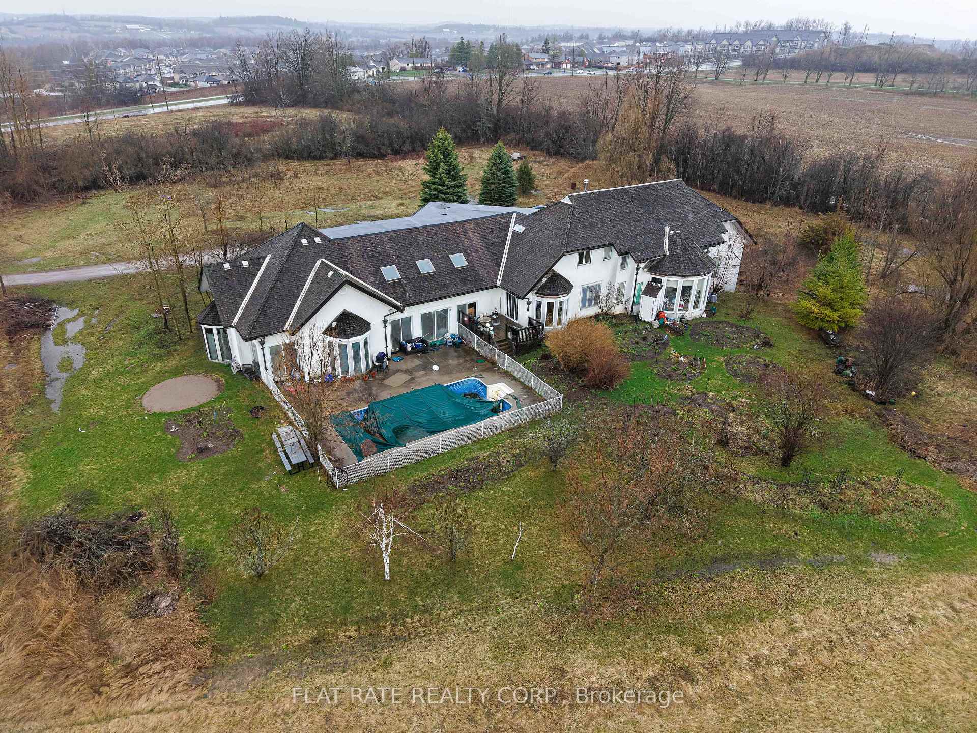 Photo 8 of 1315 Parkhill Road W, Peterborough, Monaghan Ward 2 — HOMEH