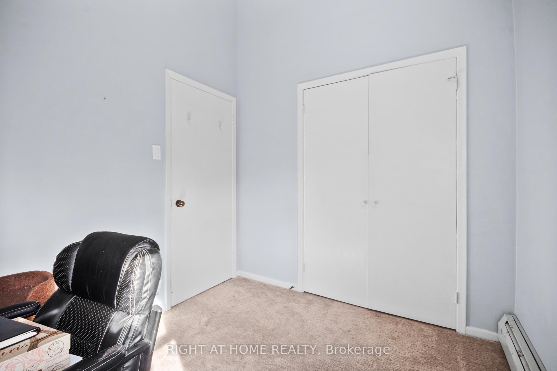 Photo 15 of 5 Arbour Glen Crescent, London, East A — HOMEH
