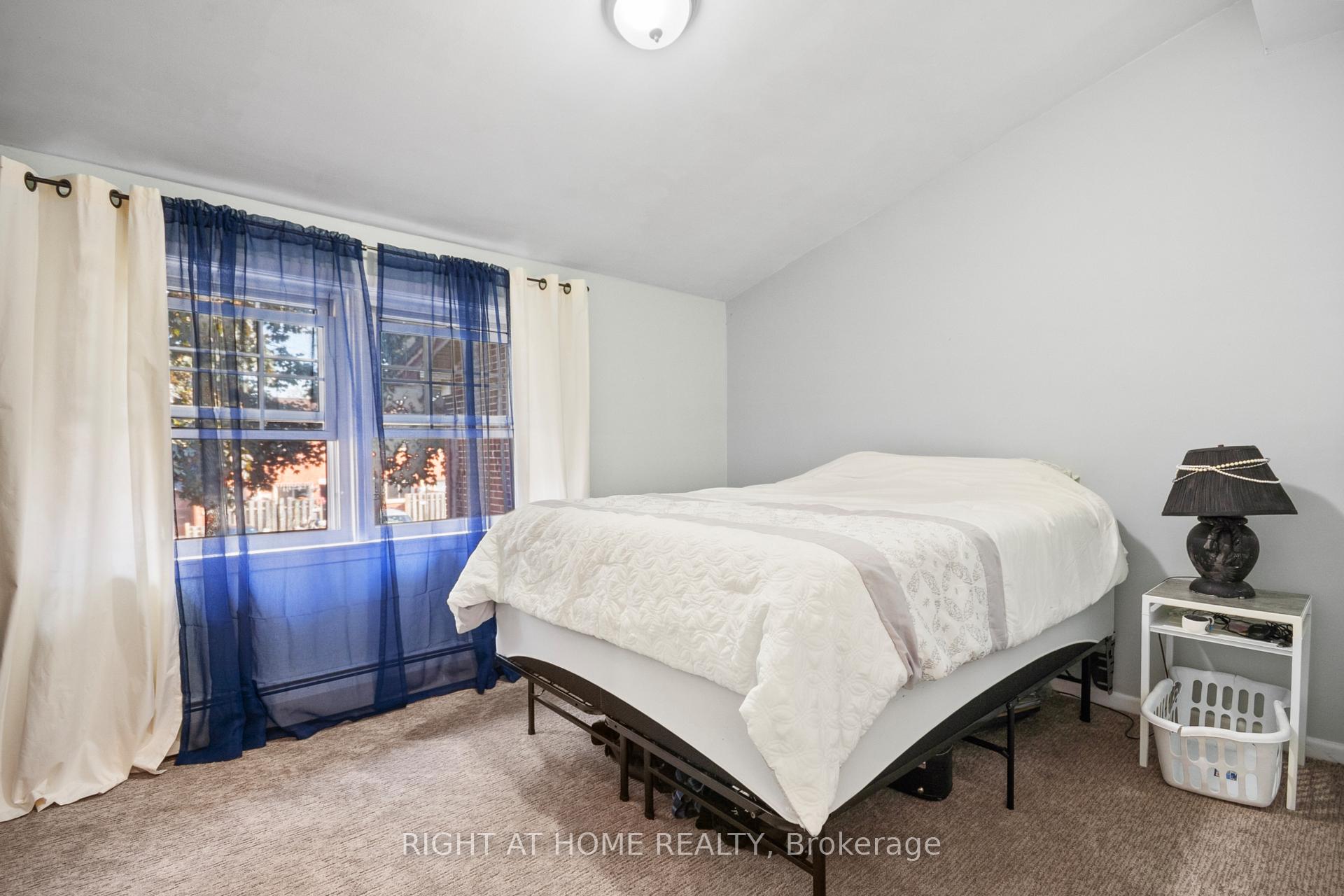 Photo 17 of 5 Arbour Glen Crescent, London, East A — HOMEH