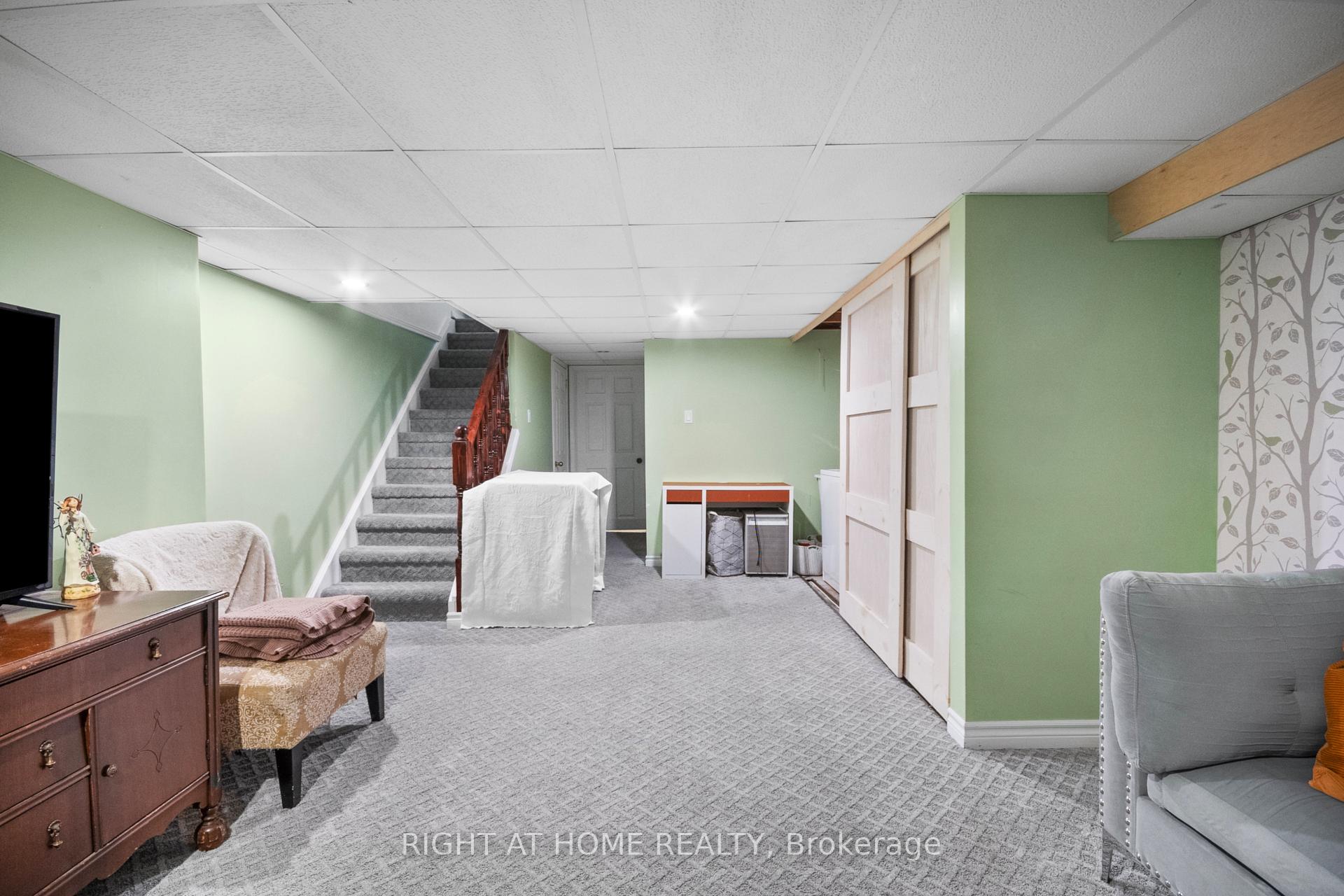 Photo 20 of 5 Arbour Glen Crescent, London, East A — HOMEH