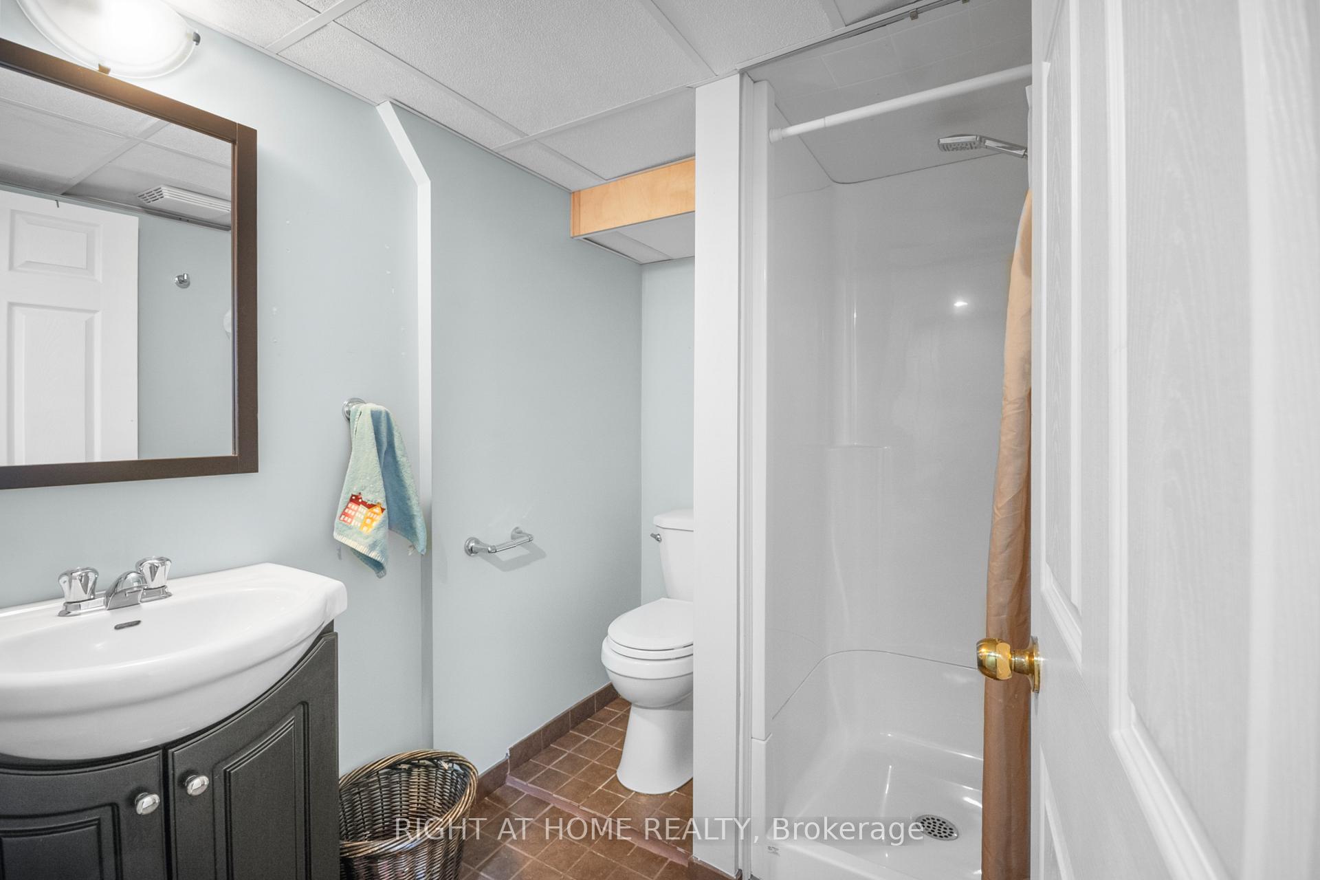 Photo 25 of 5 Arbour Glen Crescent, London, East A — HOMEH