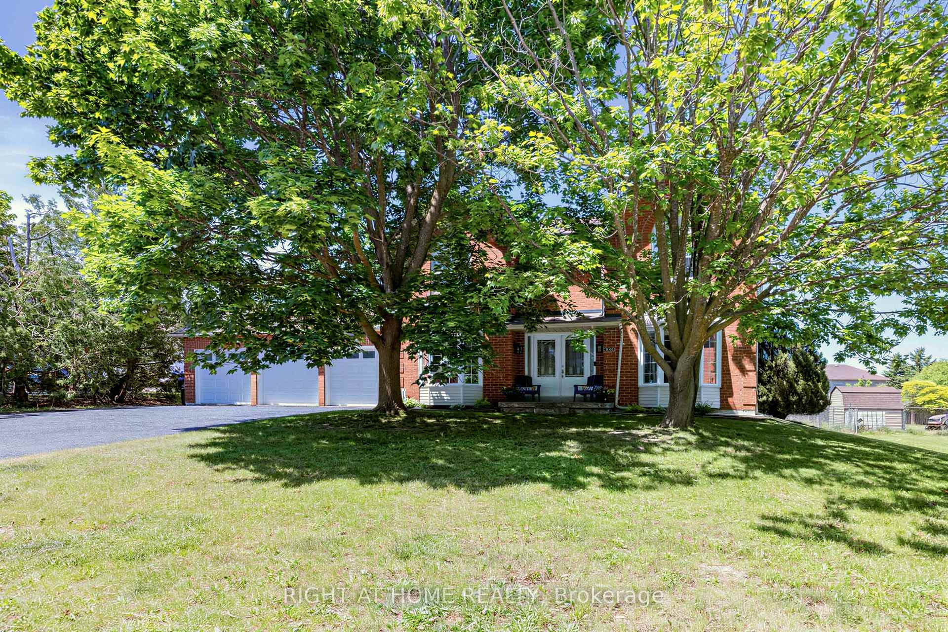 Photo 4 of 2114 Hughes Drive, Innisfil, Rural Innisfil — HOMEH