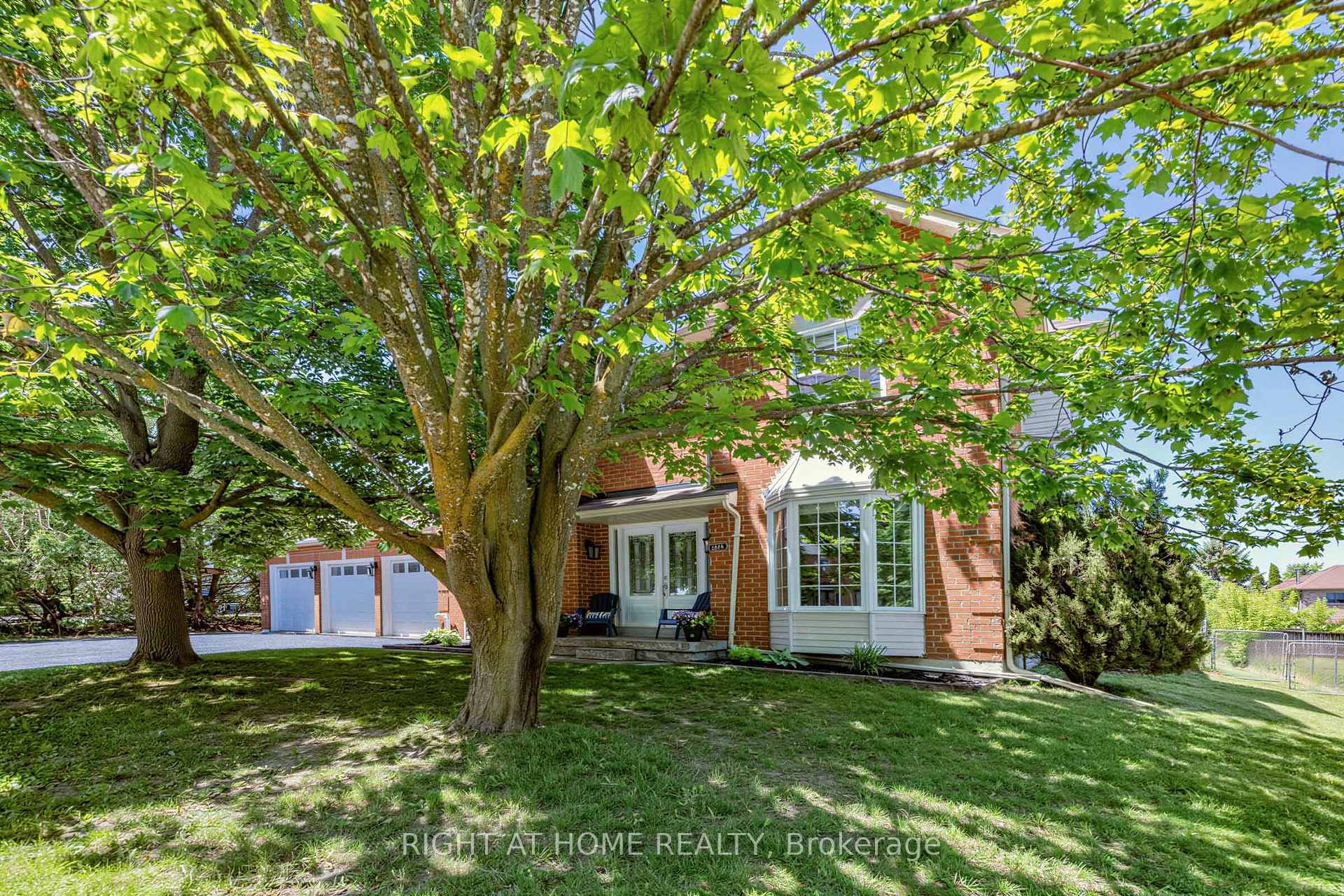 Photo 2 of 2114 Hughes Drive, Innisfil, Rural Innisfil — HOMEH