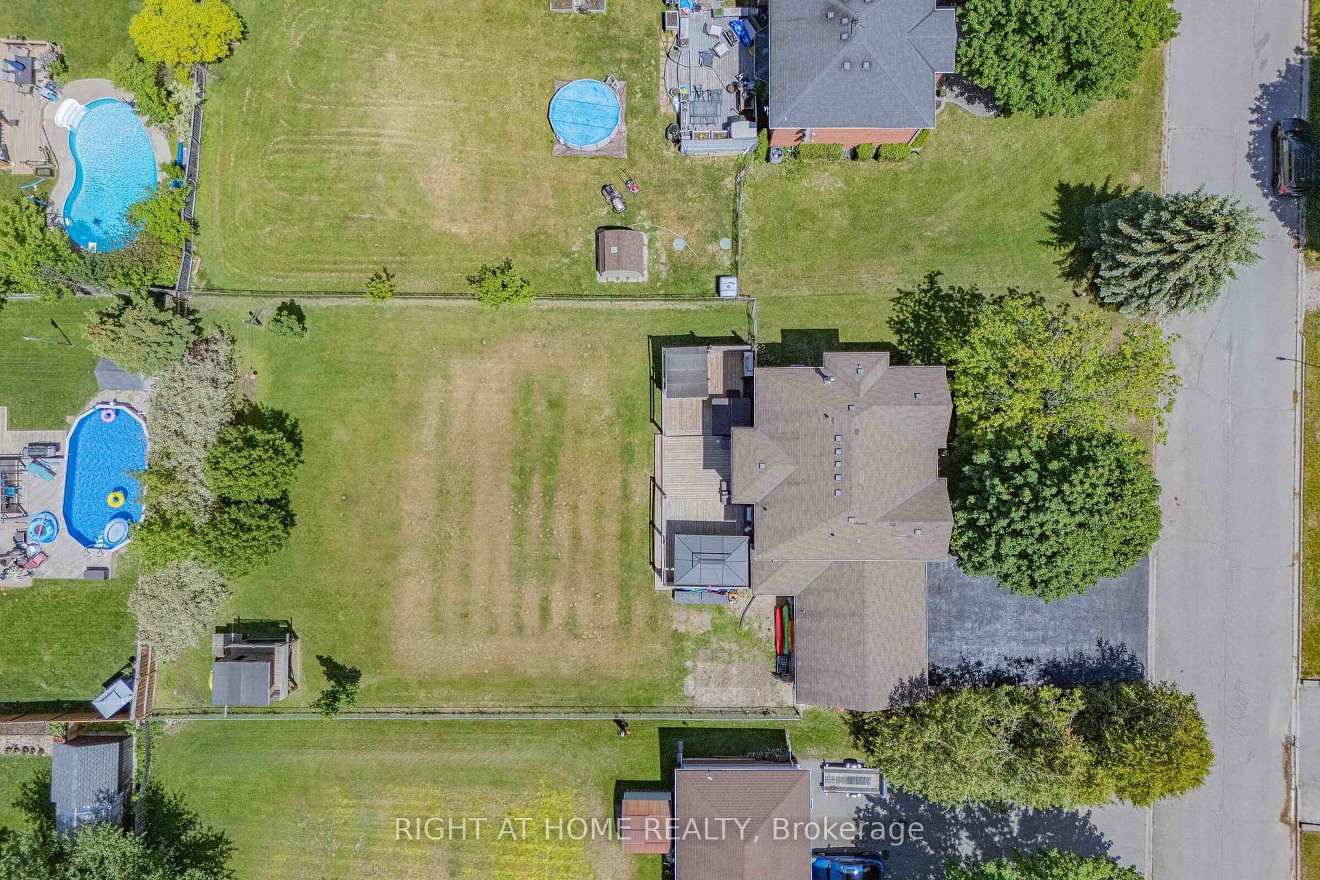 Photo 5 of 2114 Hughes Drive, Innisfil, Rural Innisfil — HOMEH
