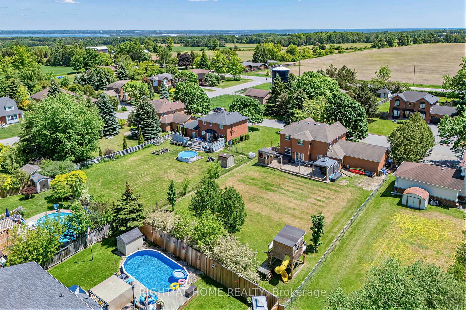 Photo 6 of 2114 Hughes Drive, Innisfil, Rural Innisfil — HOMEH
