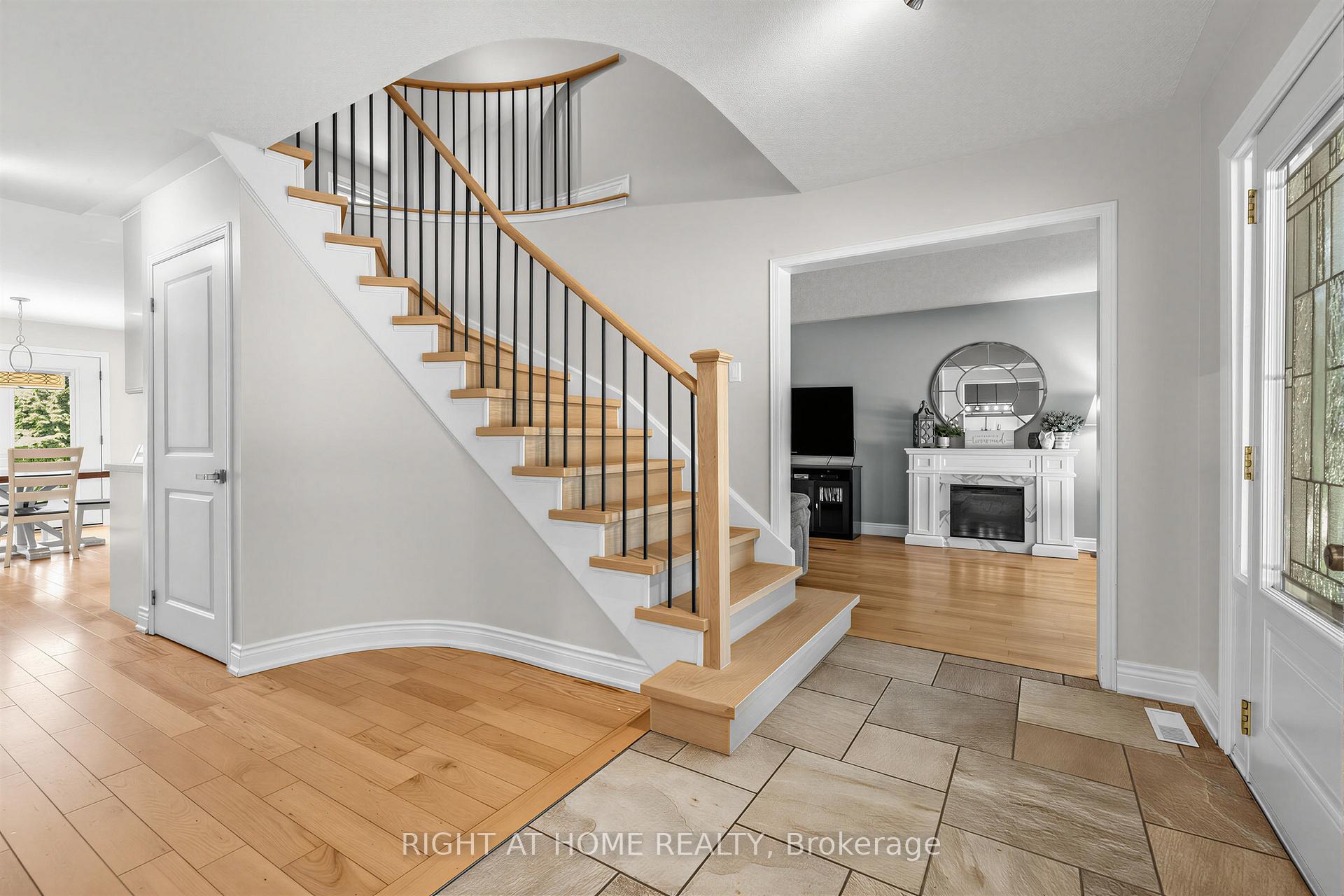 Photo 9 of 2114 Hughes Drive, Innisfil, Rural Innisfil — HOMEH