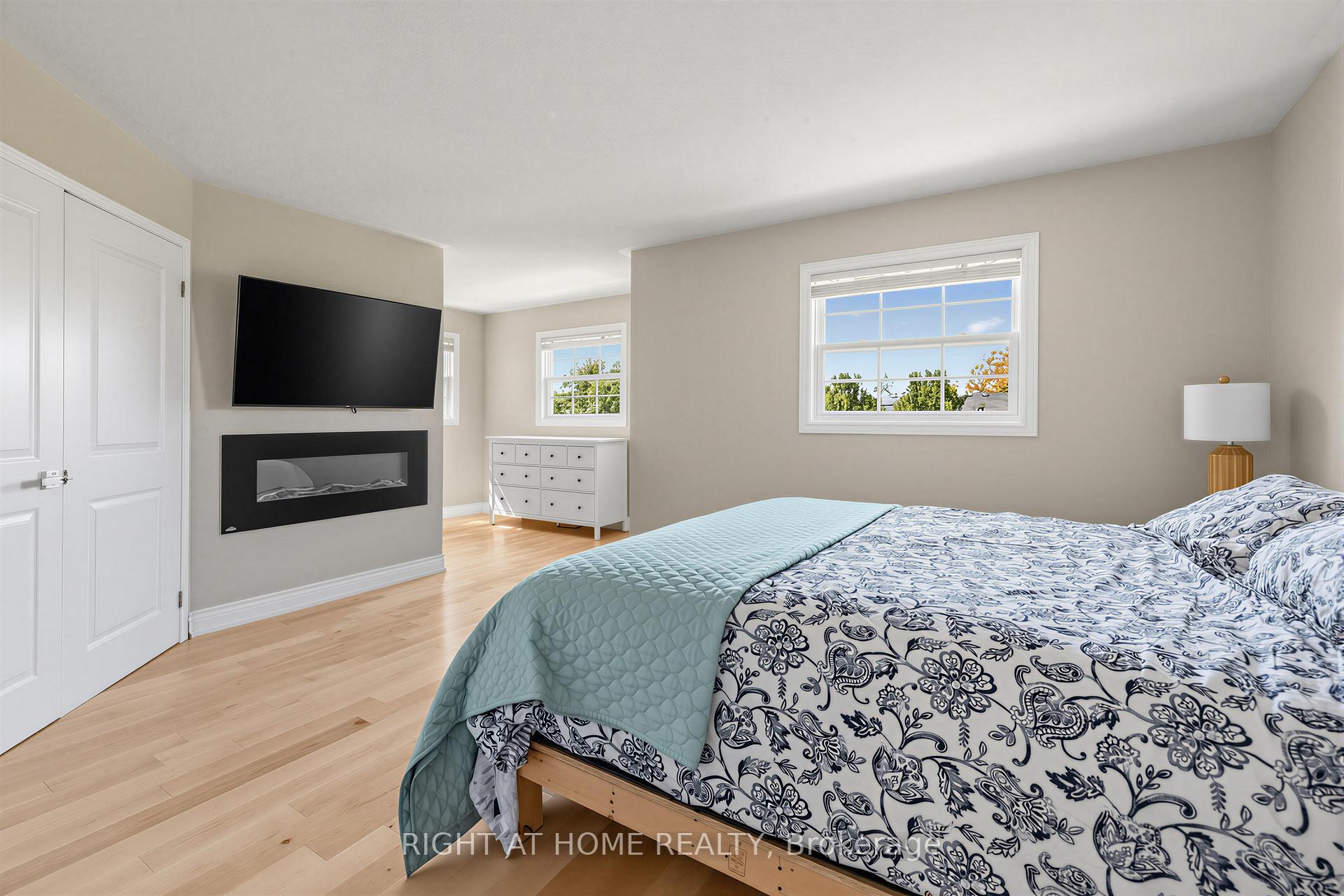Photo 28 of 2114 Hughes Drive, Innisfil, Rural Innisfil — HOMEH