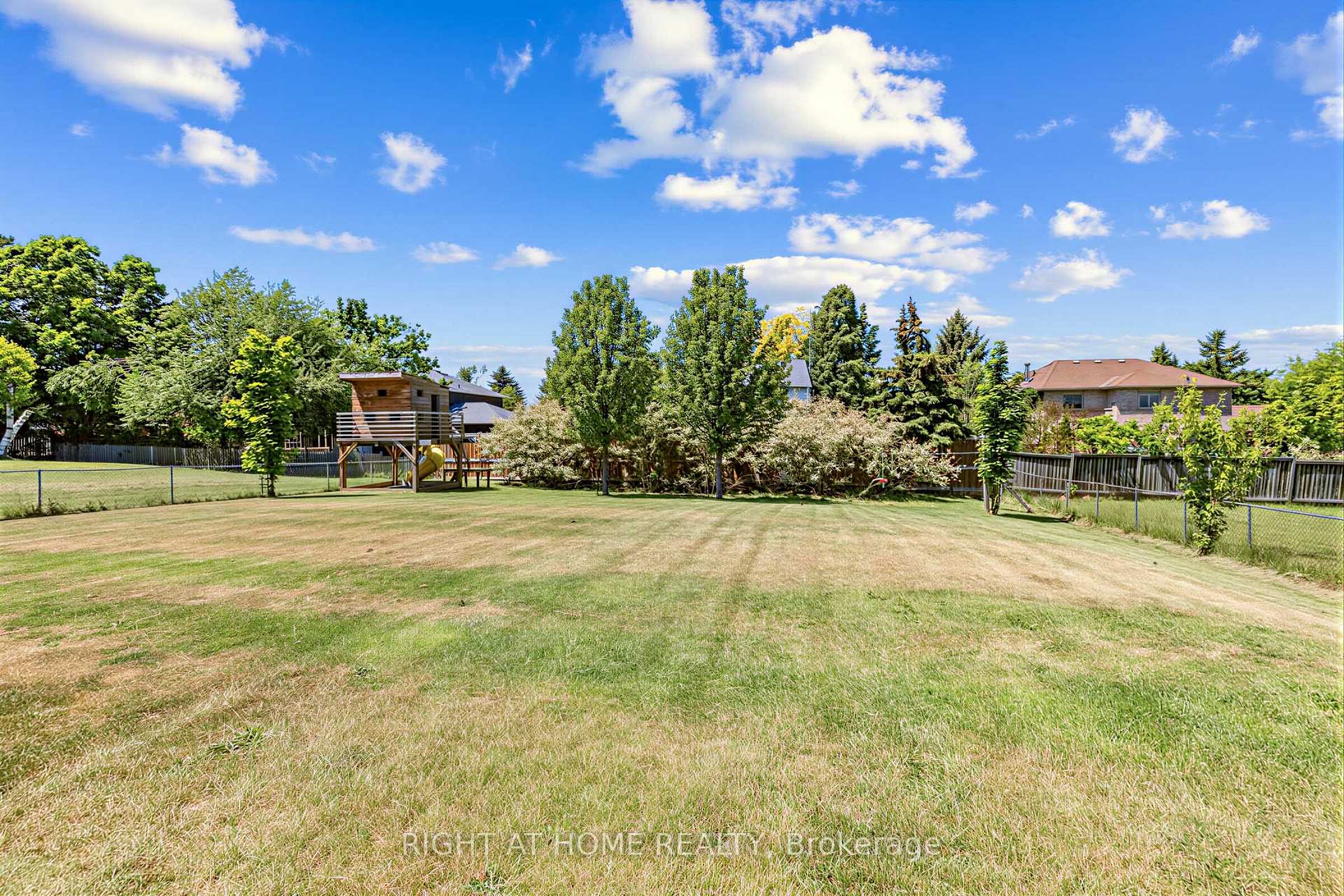 Photo 38 of 2114 Hughes Drive, Innisfil, Rural Innisfil — HOMEH