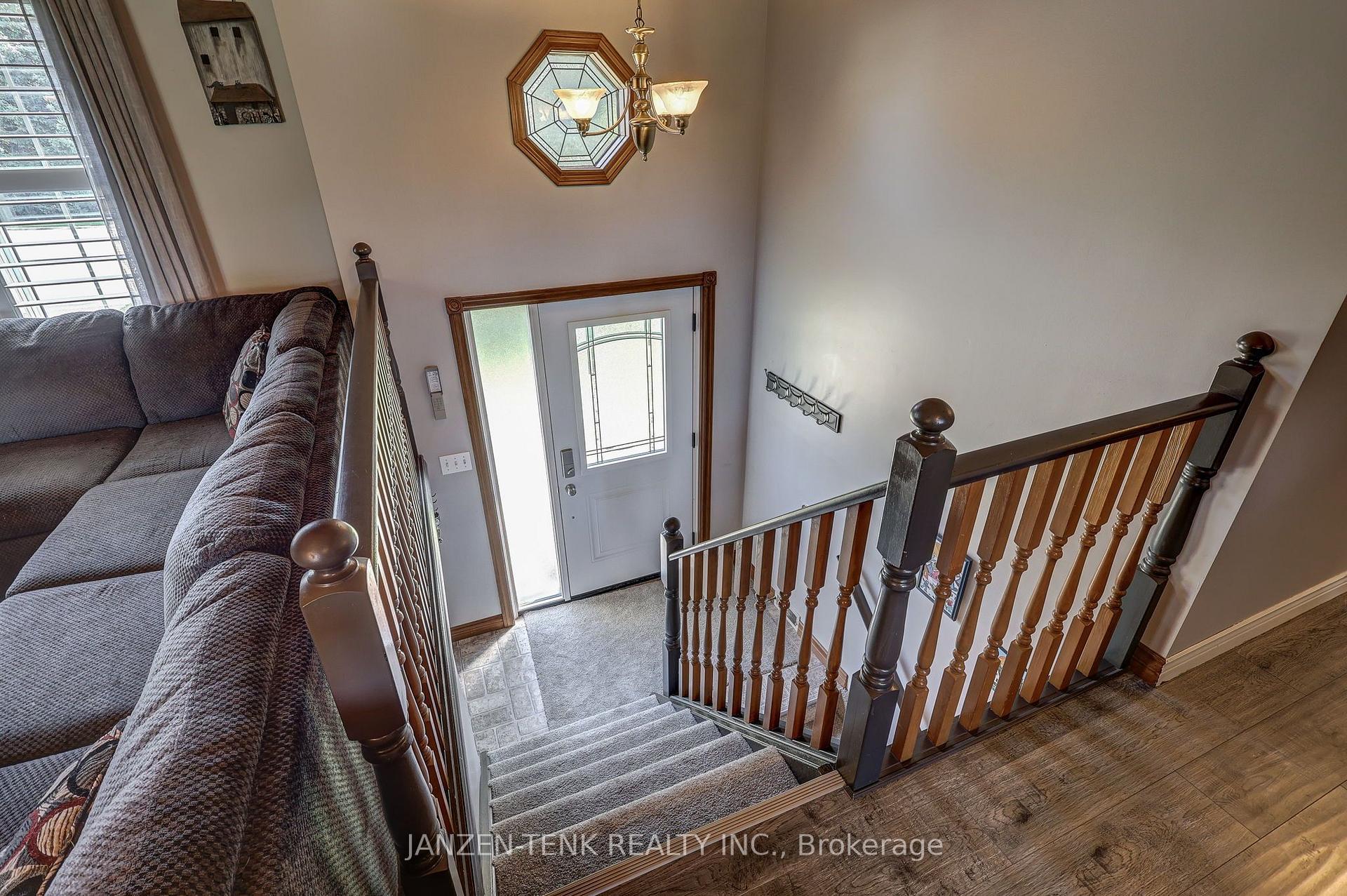 Photo 15 of 49988 Catherina Street, Malahide, Rural Malahide — HOMEH