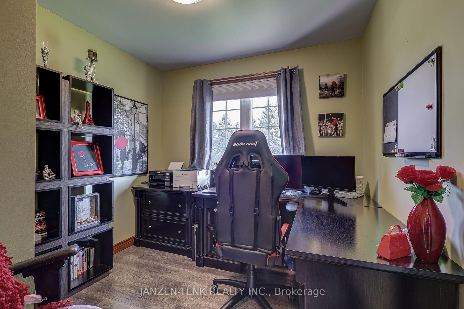 Photo 17 of 49988 Catherina Street, Malahide, Rural Malahide — HOMEH