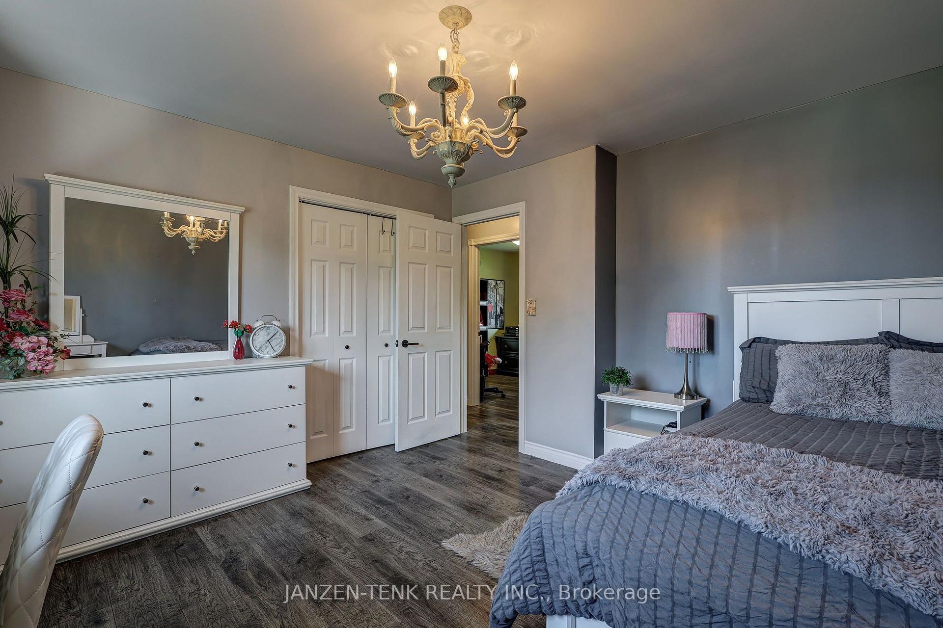 Photo 20 of 49988 Catherina Street, Malahide, Rural Malahide — HOMEH