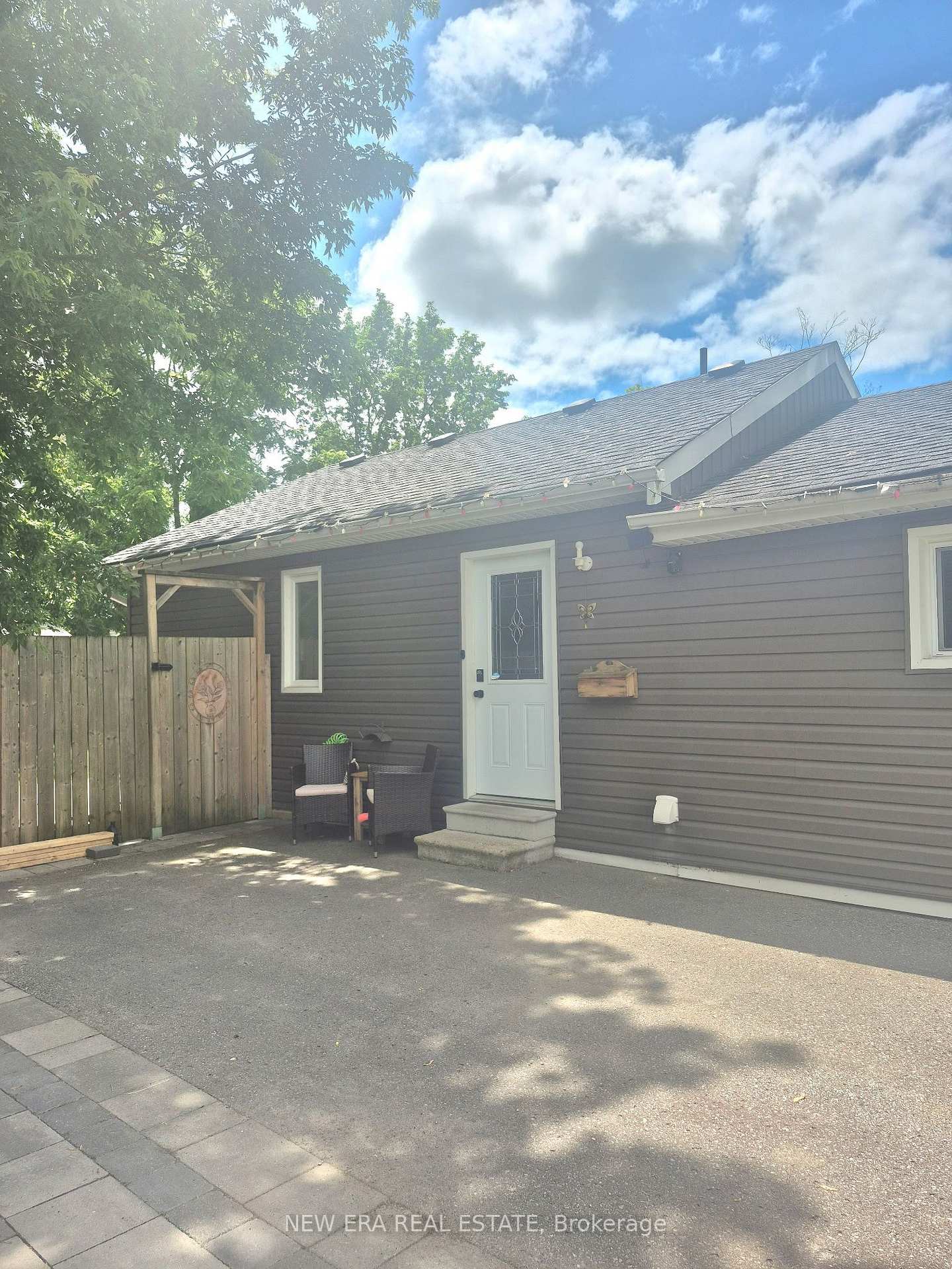 Photo 4 of 779 Chamberlain Street, Peterborough, Otonabee Ward 1 — HOMEH